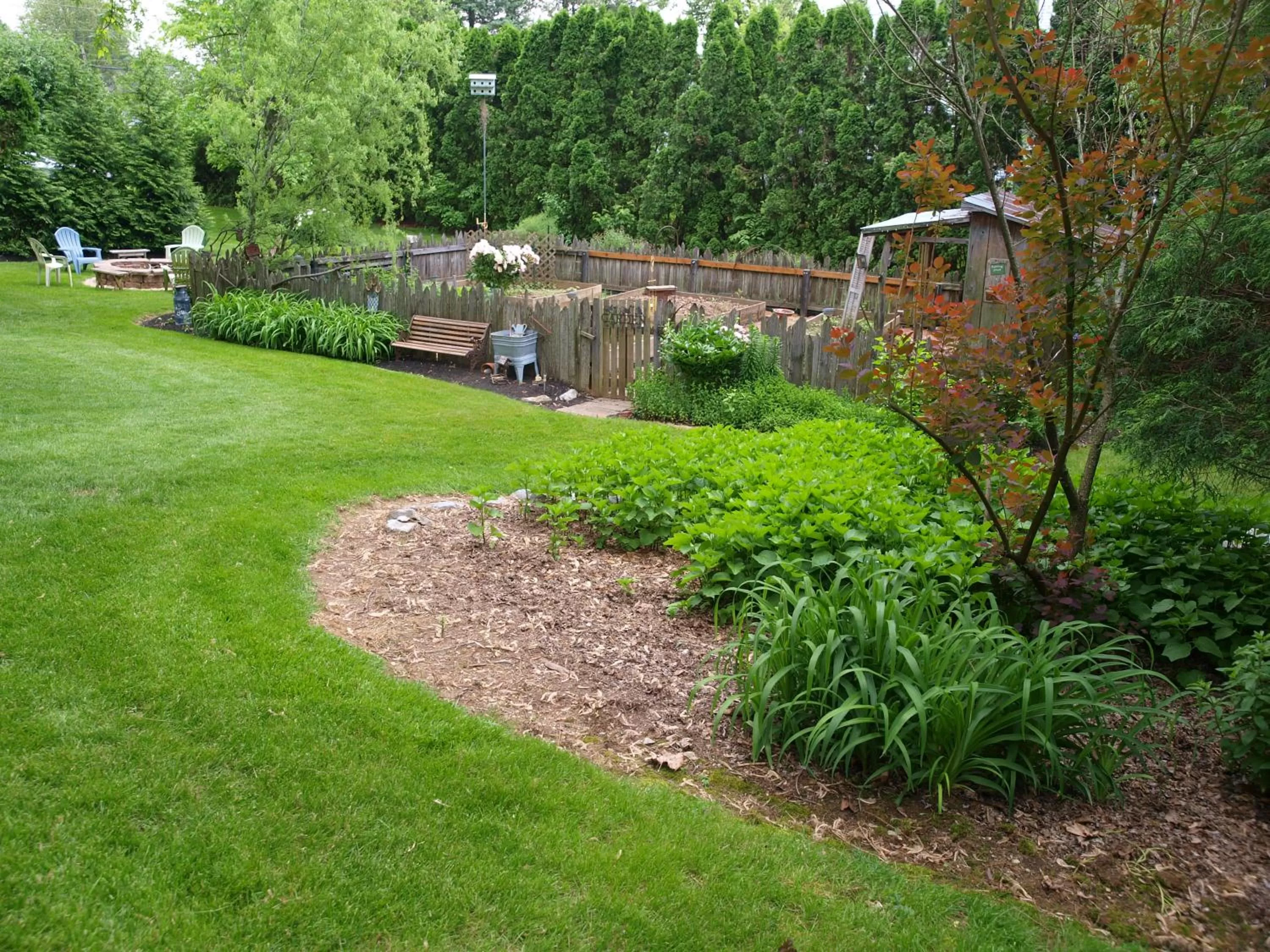 Garden in 1825 Inn Bed and Breakfast