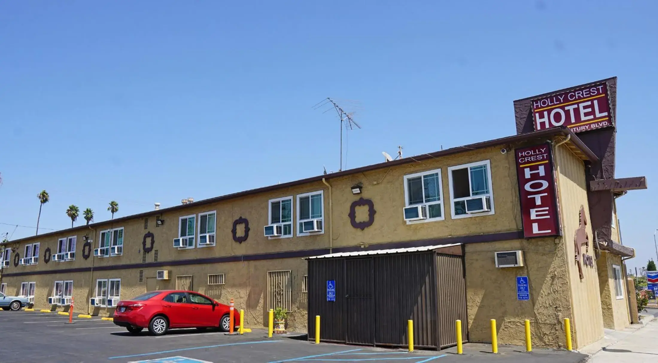 Property Building in Holly Crest Hotel - Los Angeles, LAX Airport