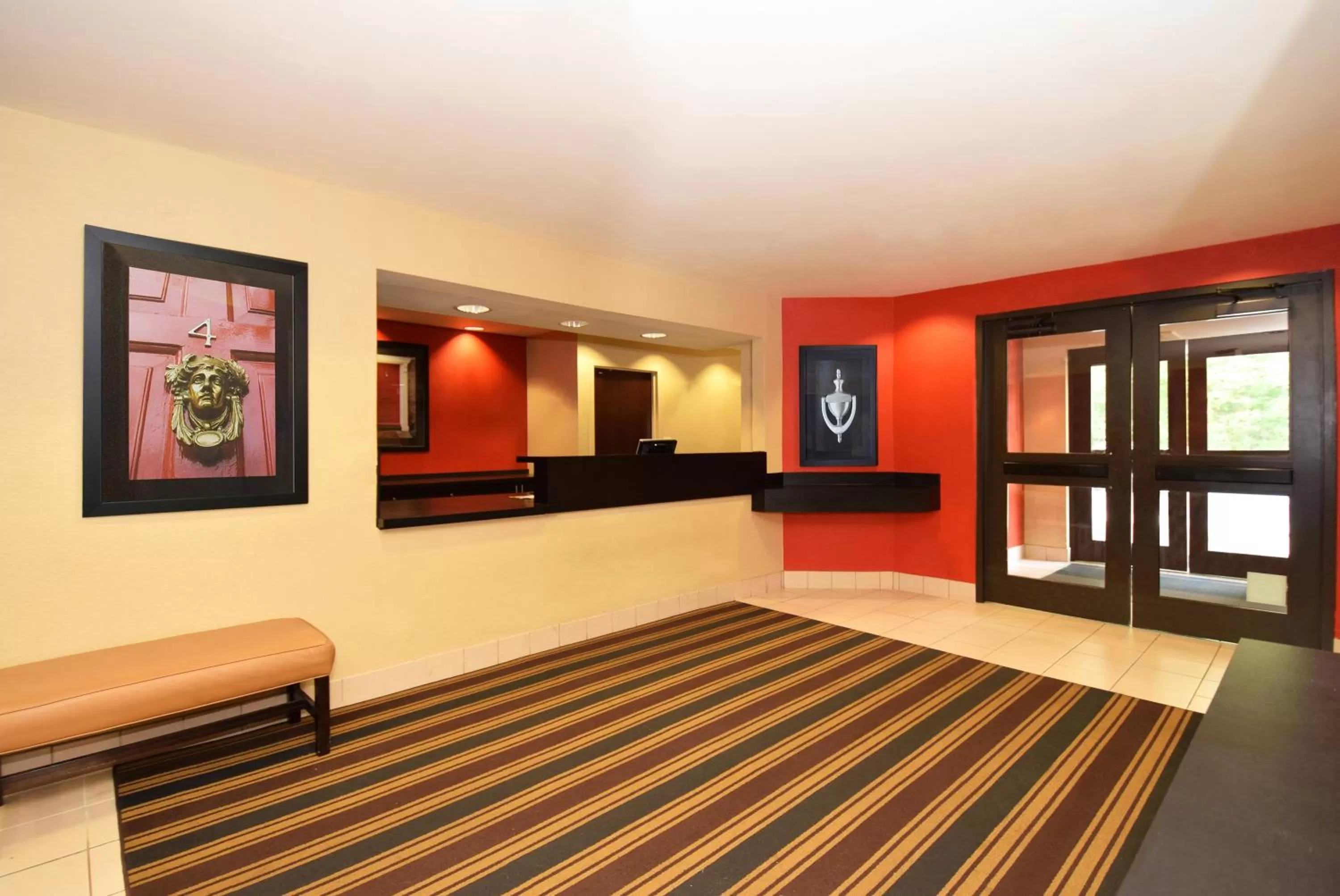 Lobby or reception, Bed in Extended Stay America Suites - Newark - Woodbridge