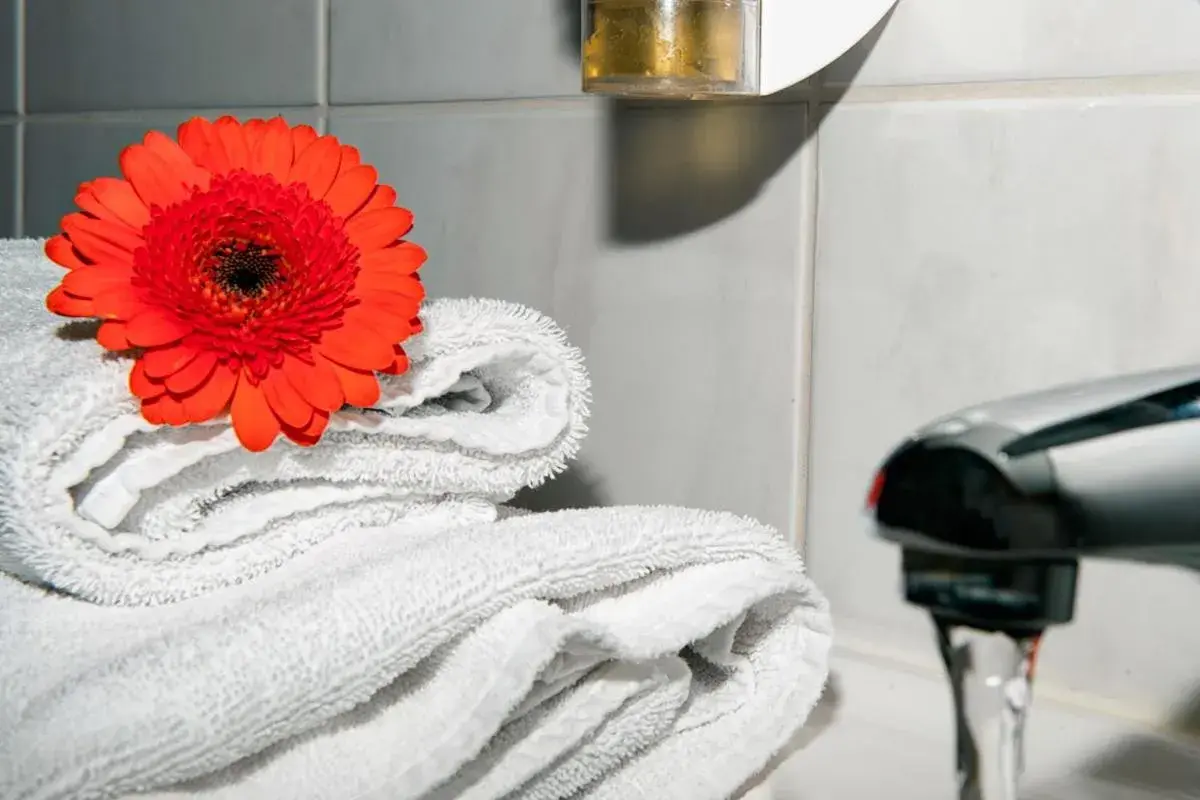 Bathroom in Hotel Tripi?, restaurant and pizzeria