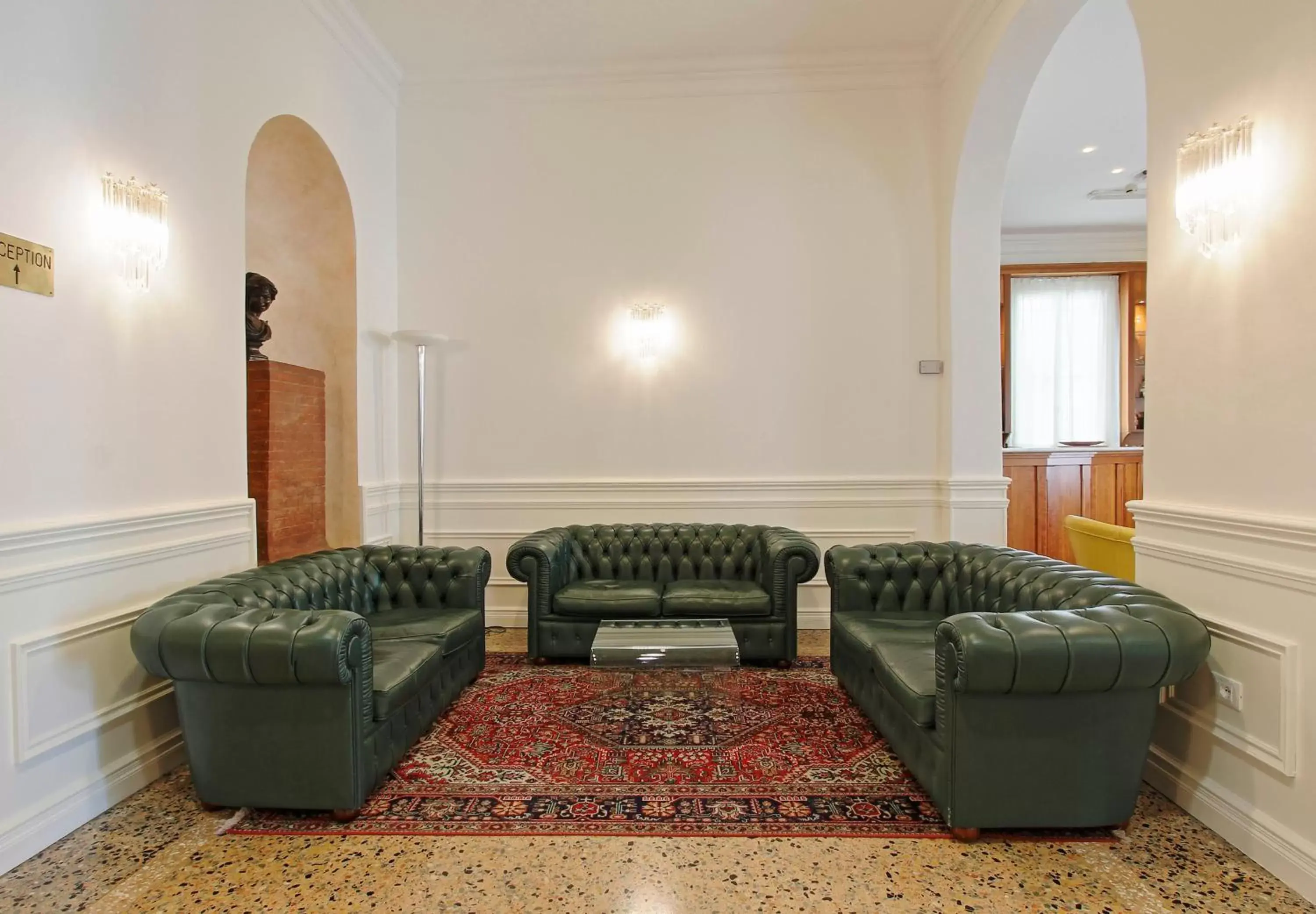 Lounge or bar, Seating Area in Rechigi Park Hotel