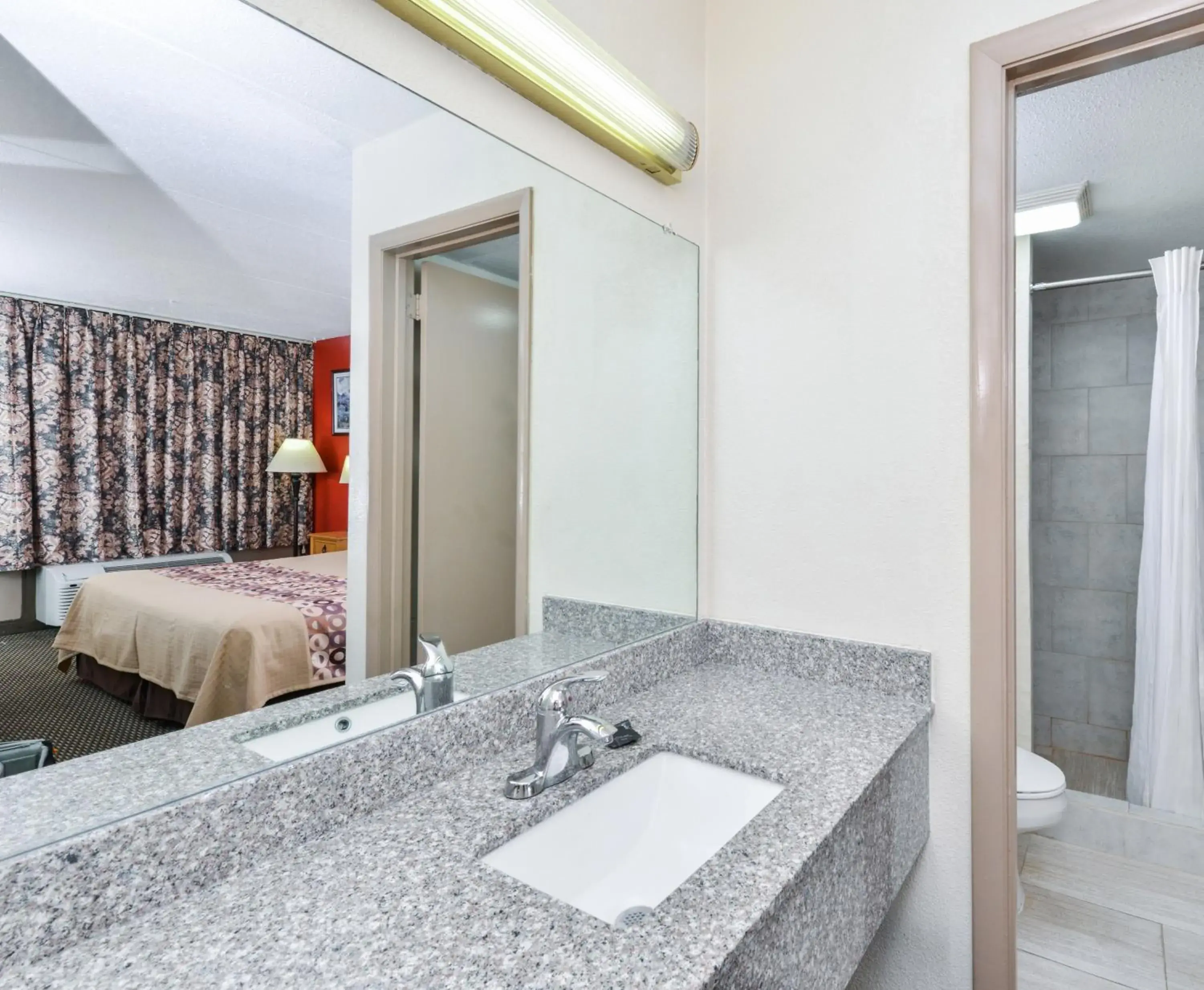 Bathroom in Americas Best Value Inn-Goodlettsville/N. Nashville
