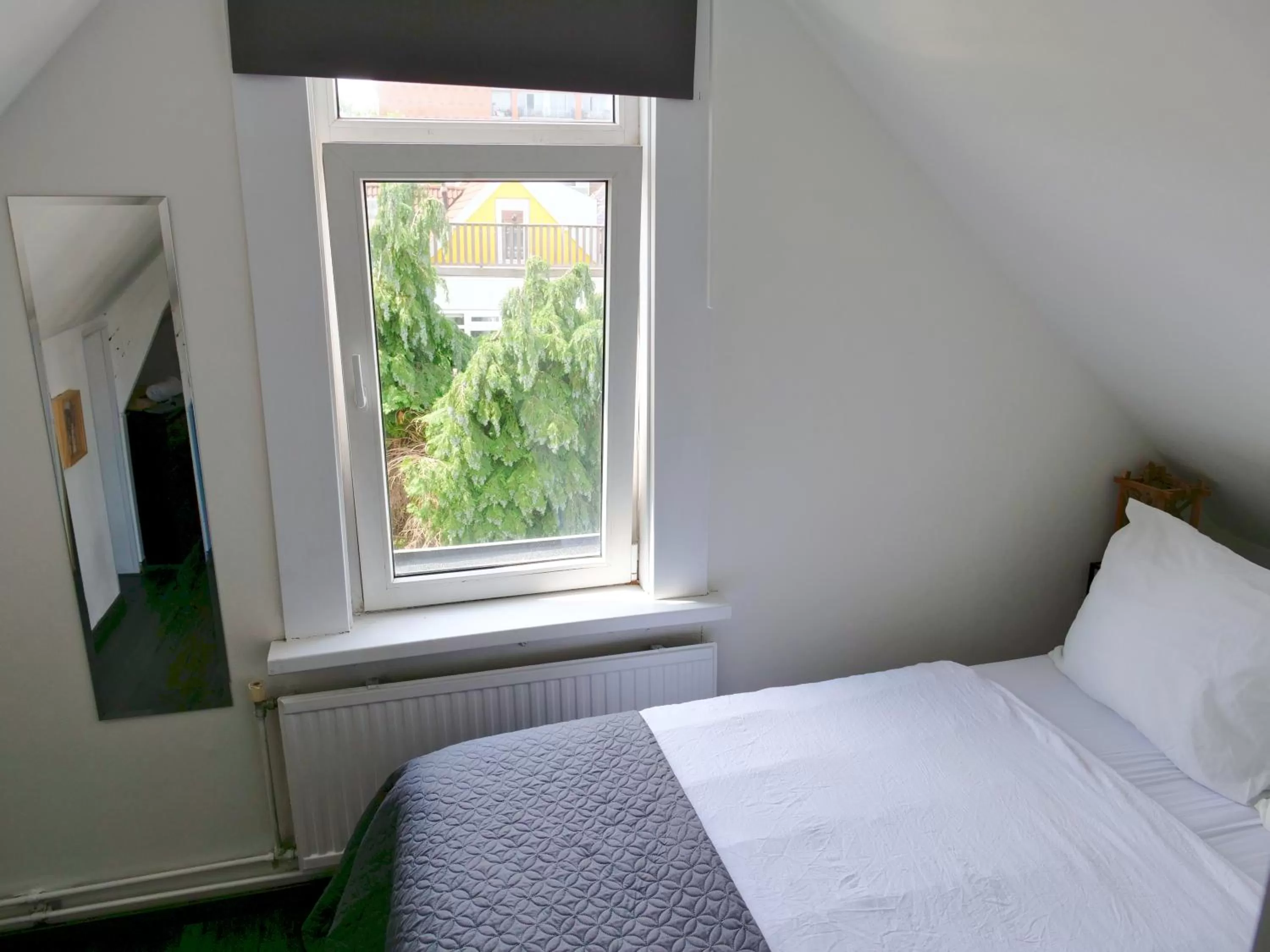 Bedroom, Bed in The Diesel Bed and Breakfast