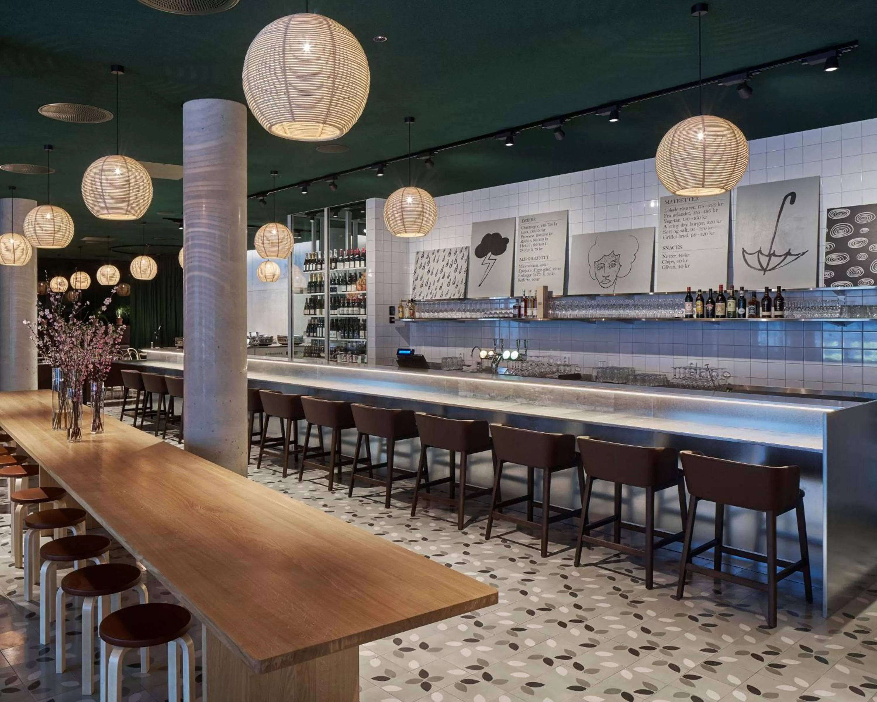 Lounge or bar in Zander K Hotel