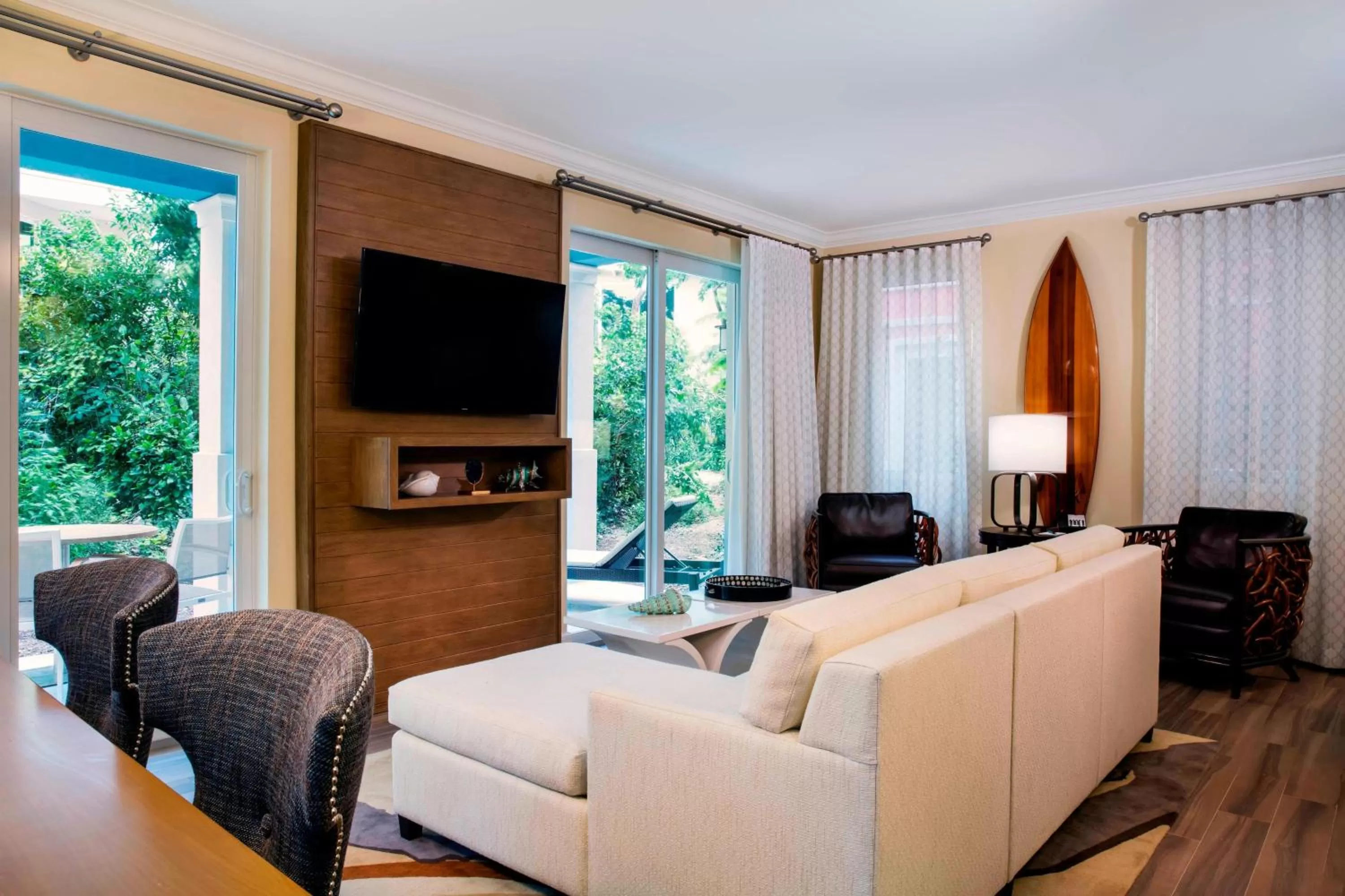 Living room in Playa Largo Resort & Spa, Autograph Collection