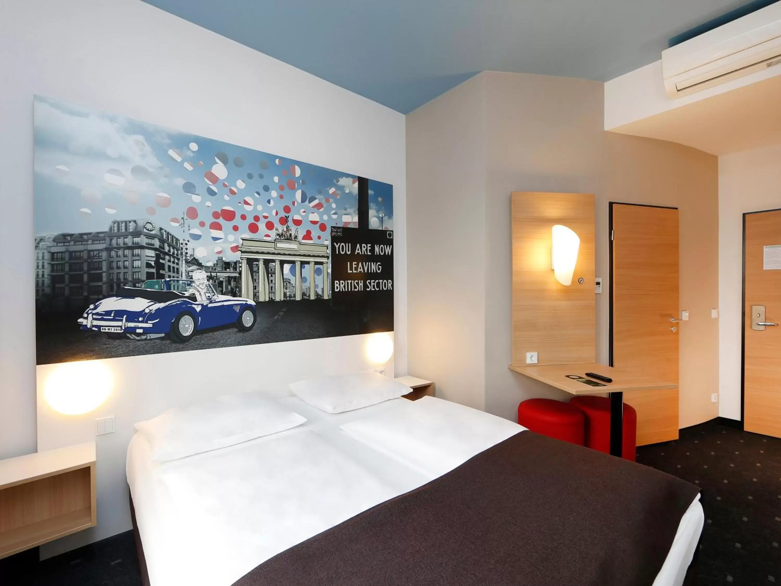 Photo of the whole room in B&B Hotel Berlin-Charlottenburg