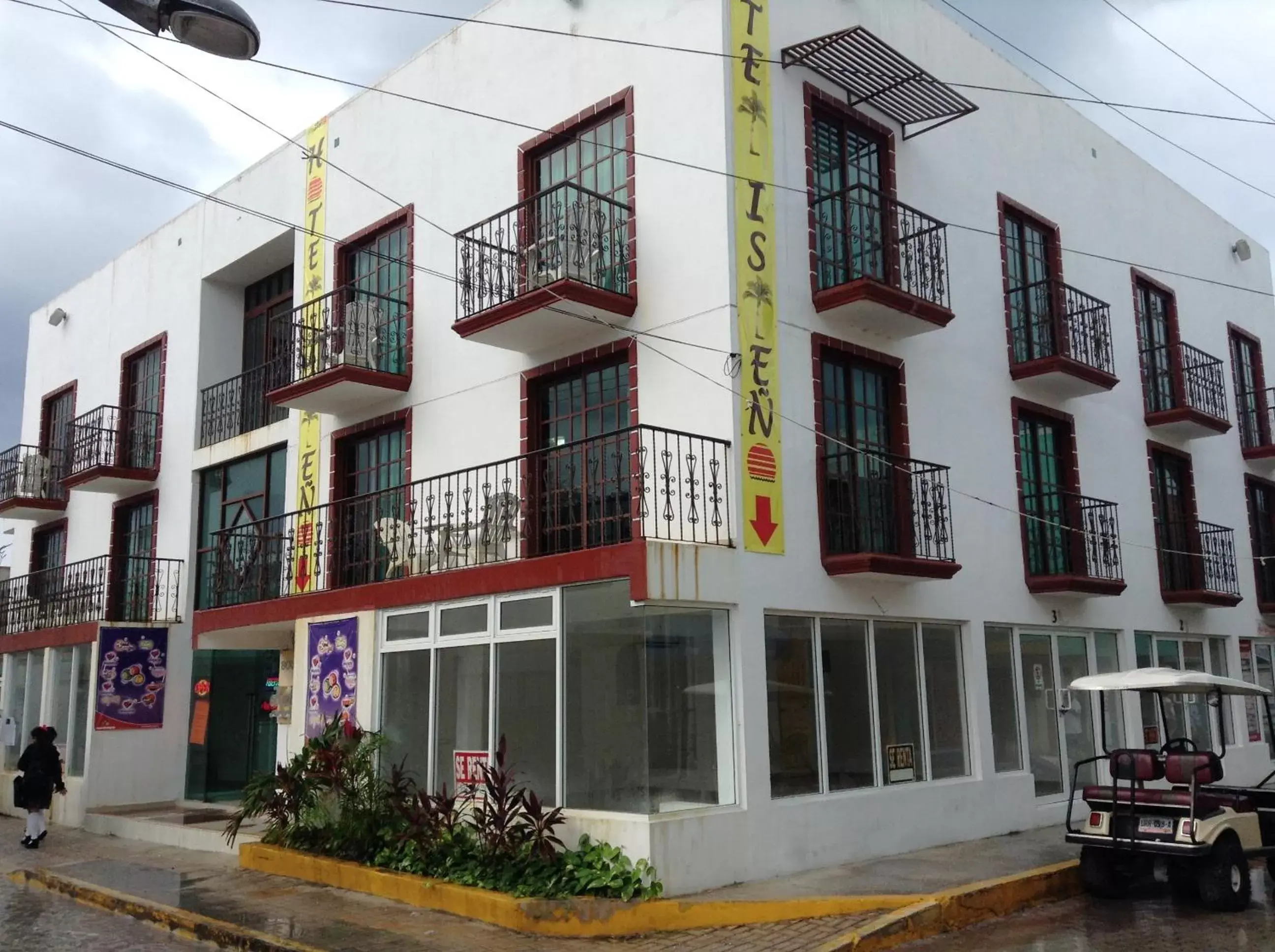 Facade/entrance, Property Building in Hotel Isleño