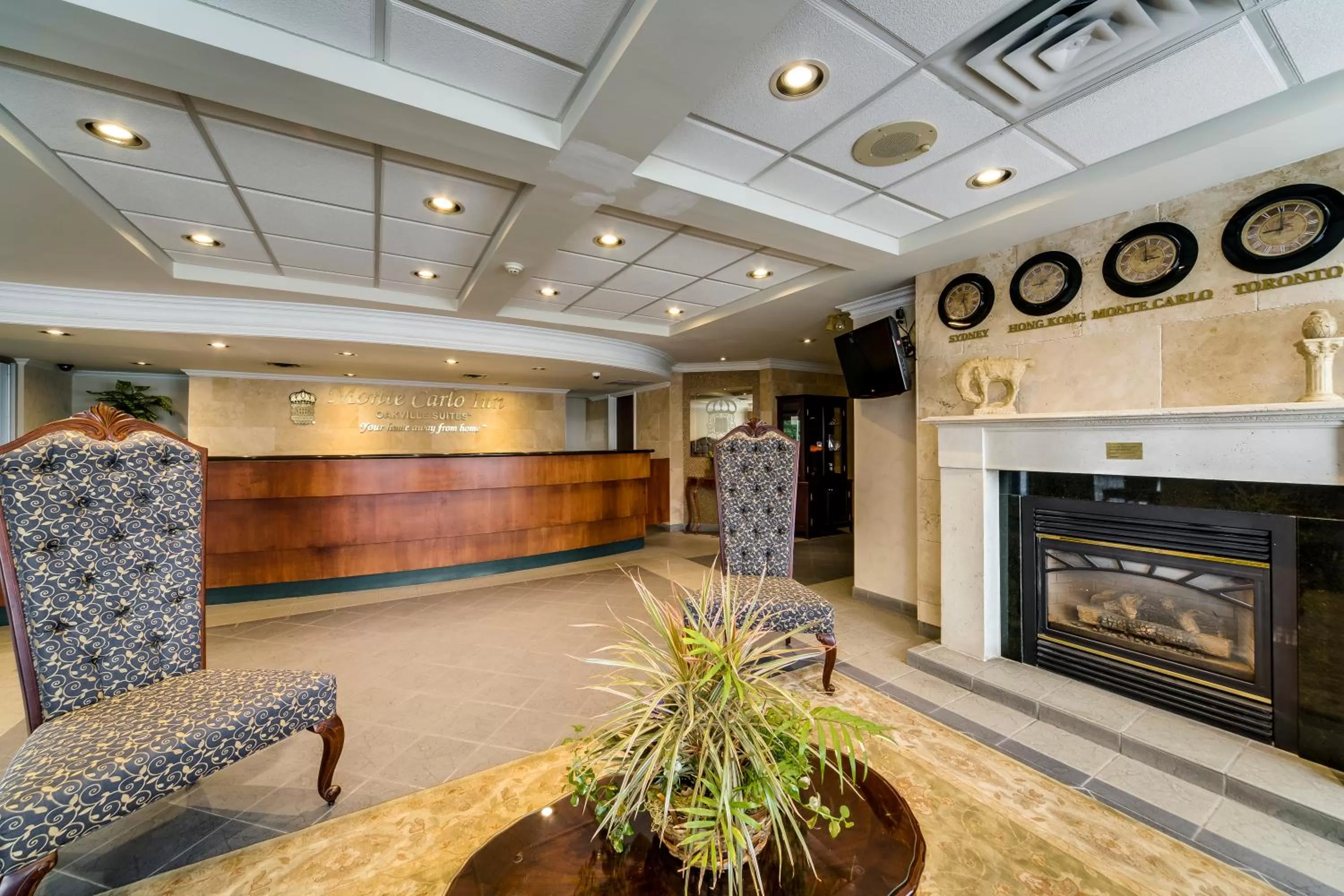 Lobby or reception in Monte Carlo Inn Oakville Suites
