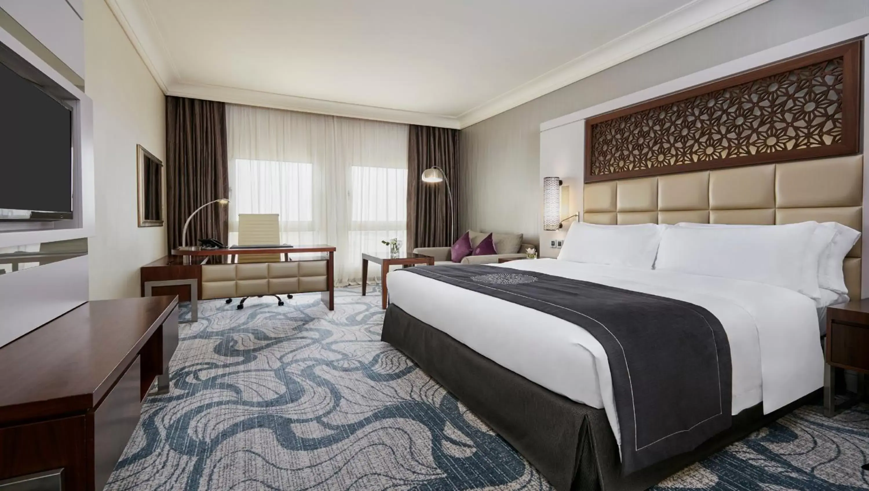 Photo of the whole room, Bed in InterContinental Doha Beach & Spa, an IHG Hotel