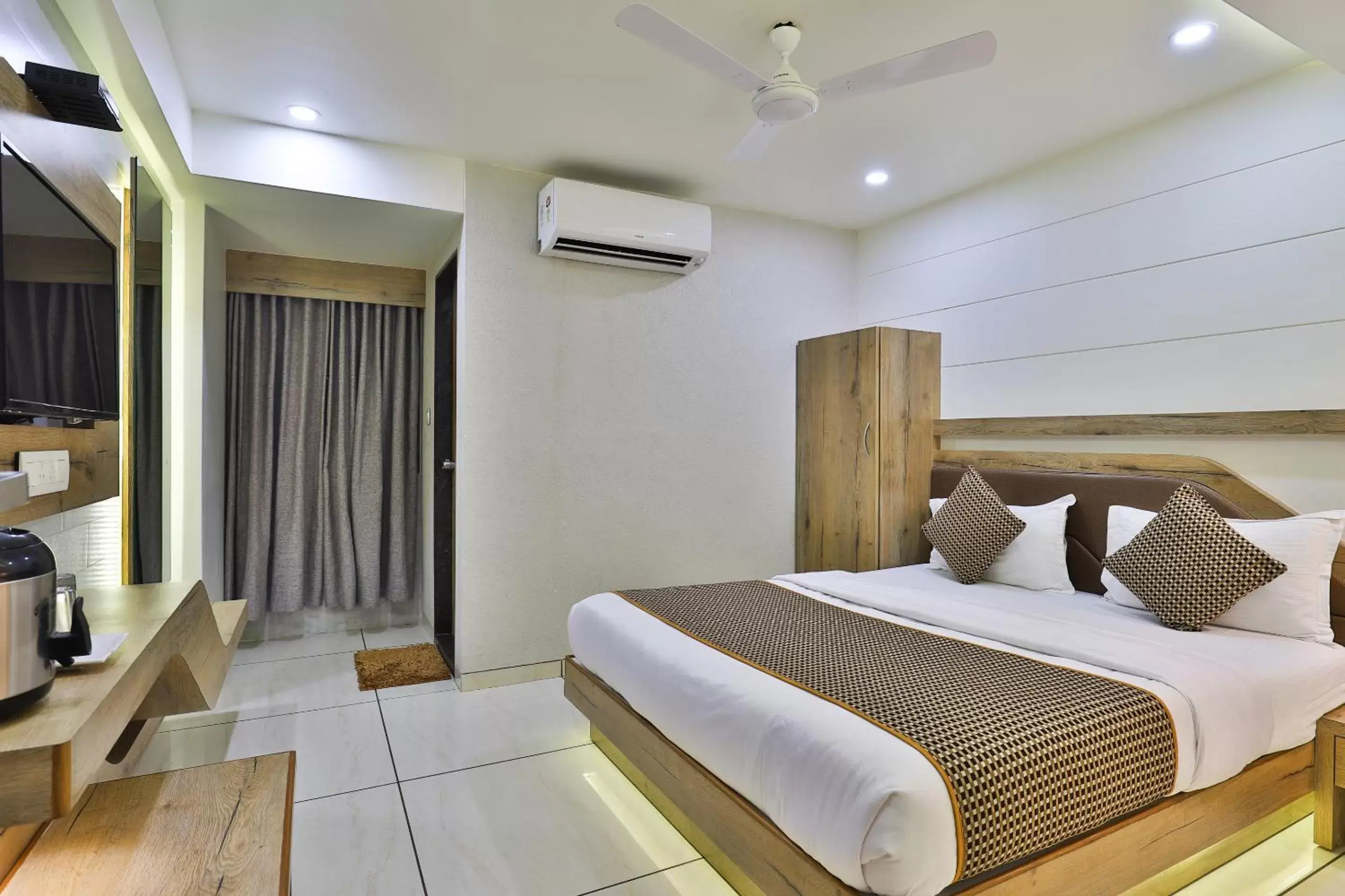 Bedroom, Bed in Hotel Pearl Bedroom, Bed in Hotel Pearl