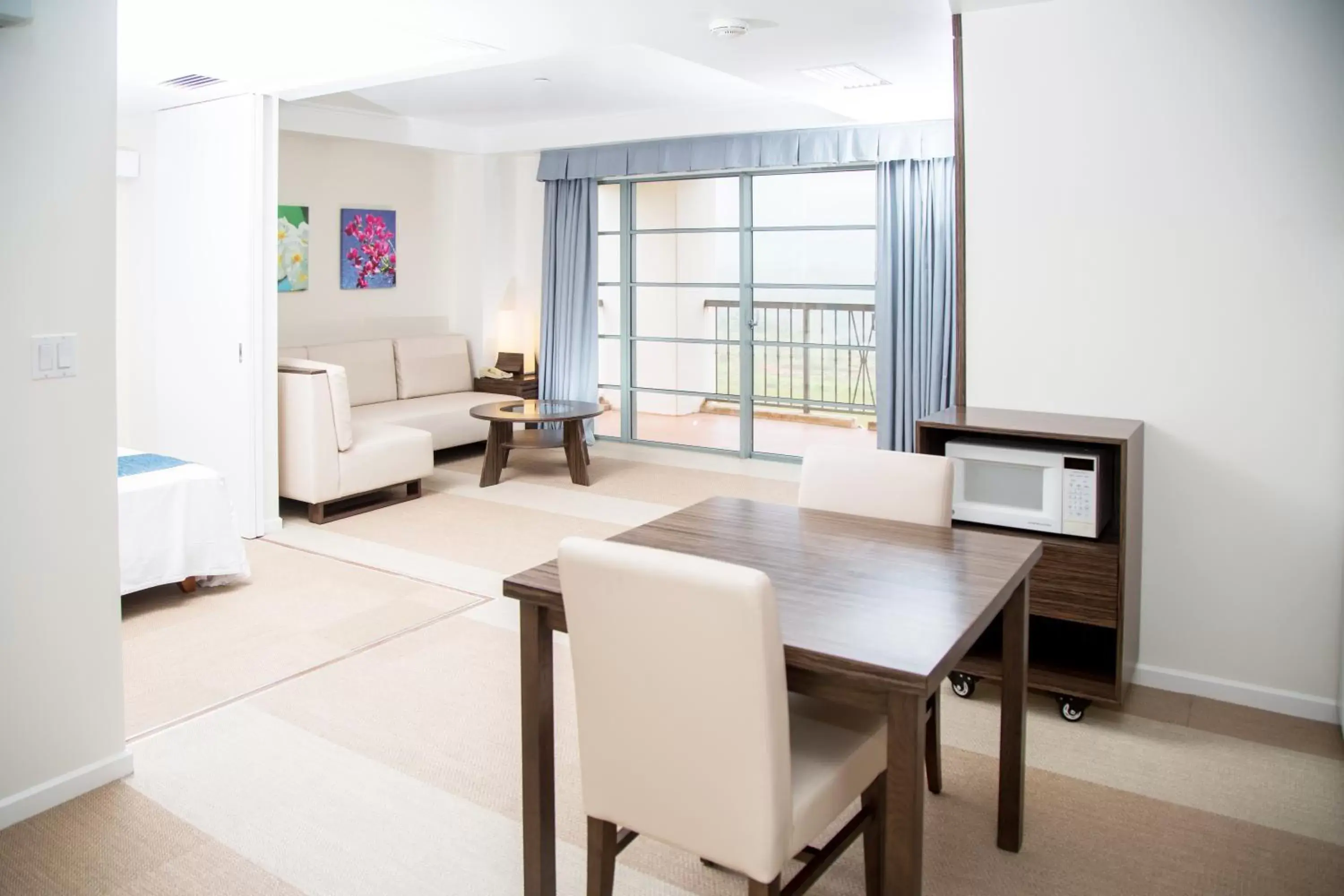 Living room, Seating Area in LeoPalace Resort Guam