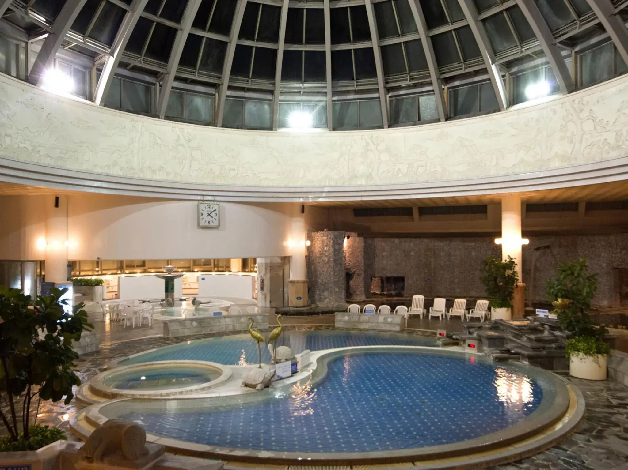 Hot Spring Bath, Swimming Pool in Nongshim Hotel