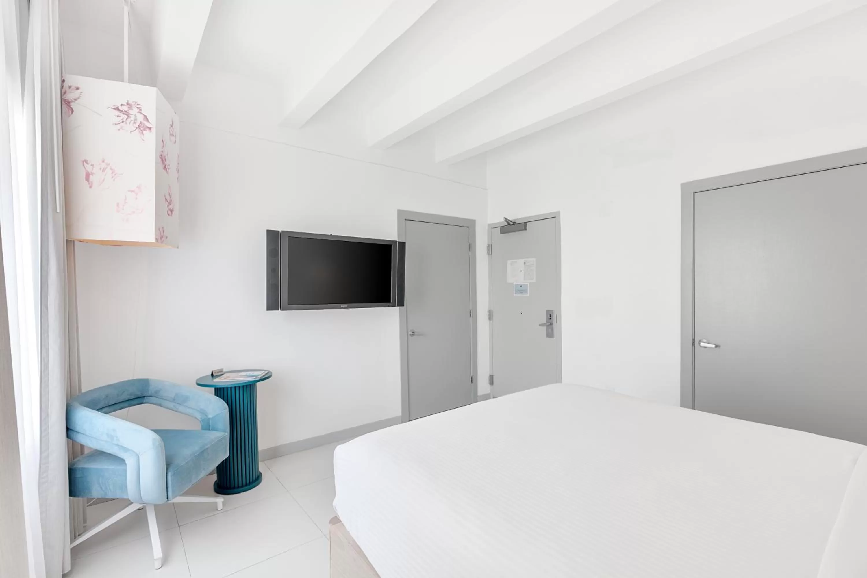 Bed in Townhouse by Luxurban