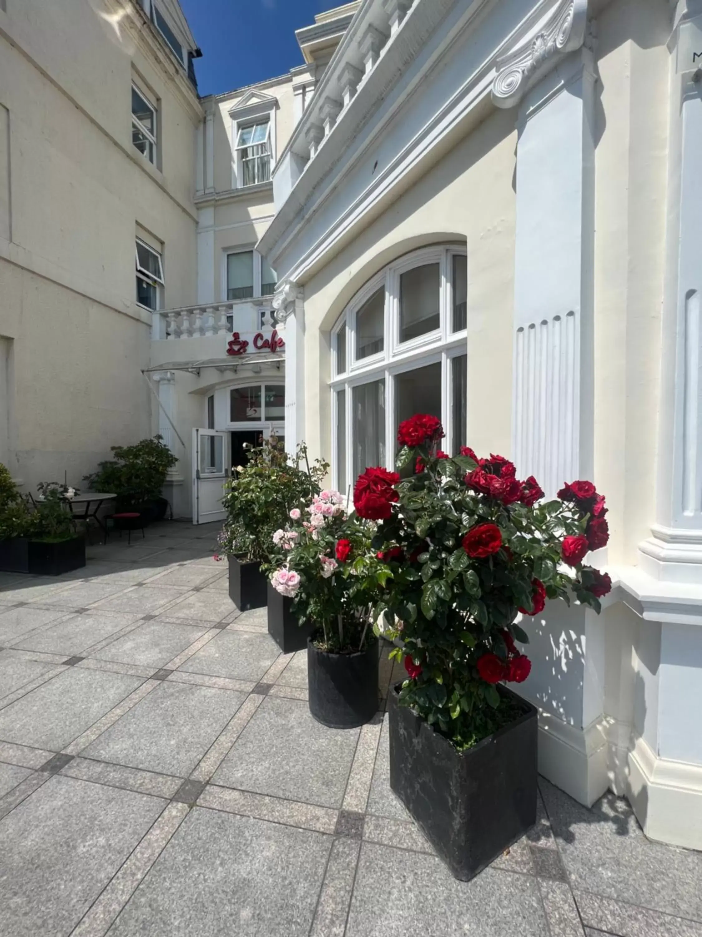 Patio, Property Building in Eastbourne Riviera Hotel