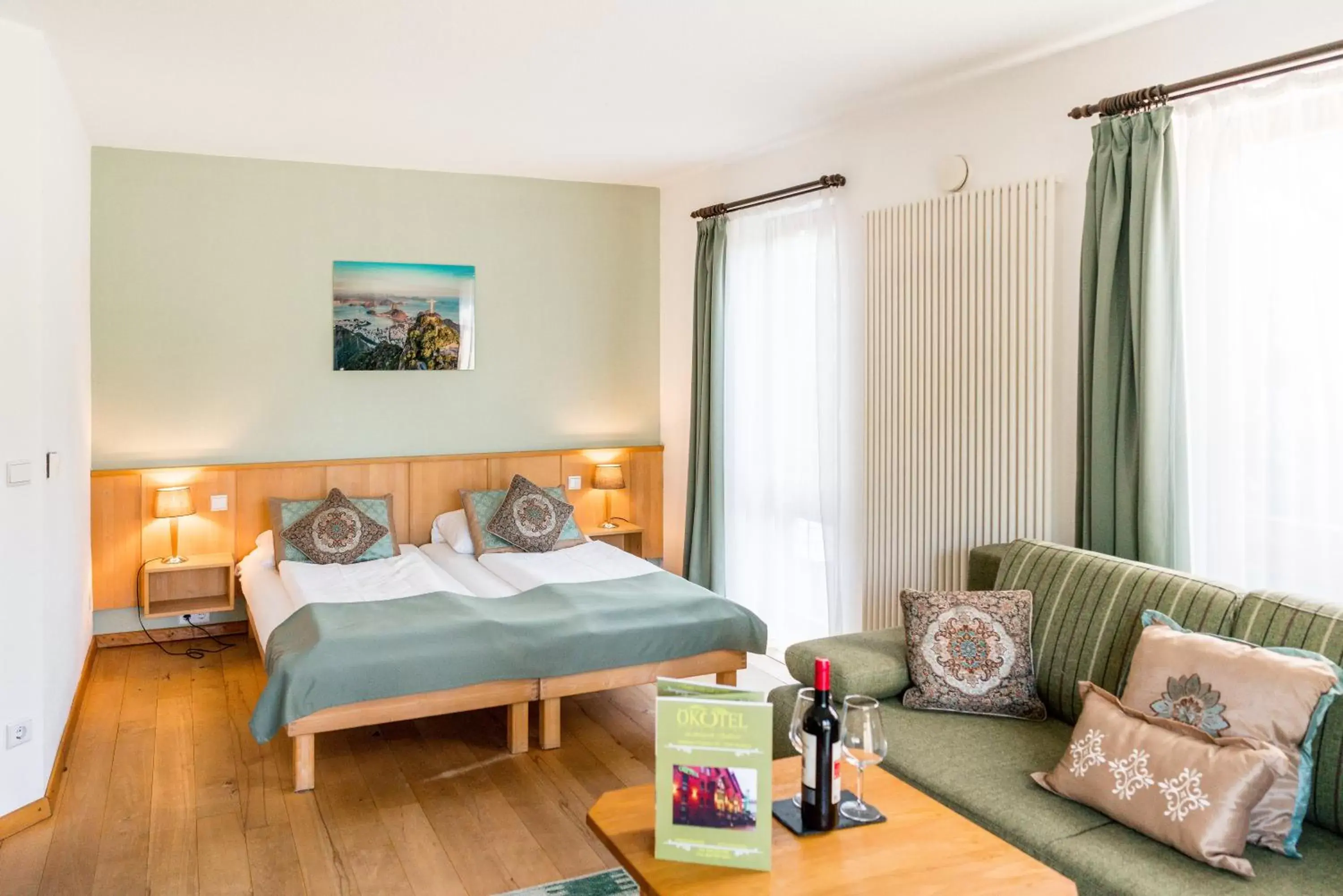 Decorative detail, Bed in Ökotel Hamburg Decorative detail, Bed in Ökotel Hamburg