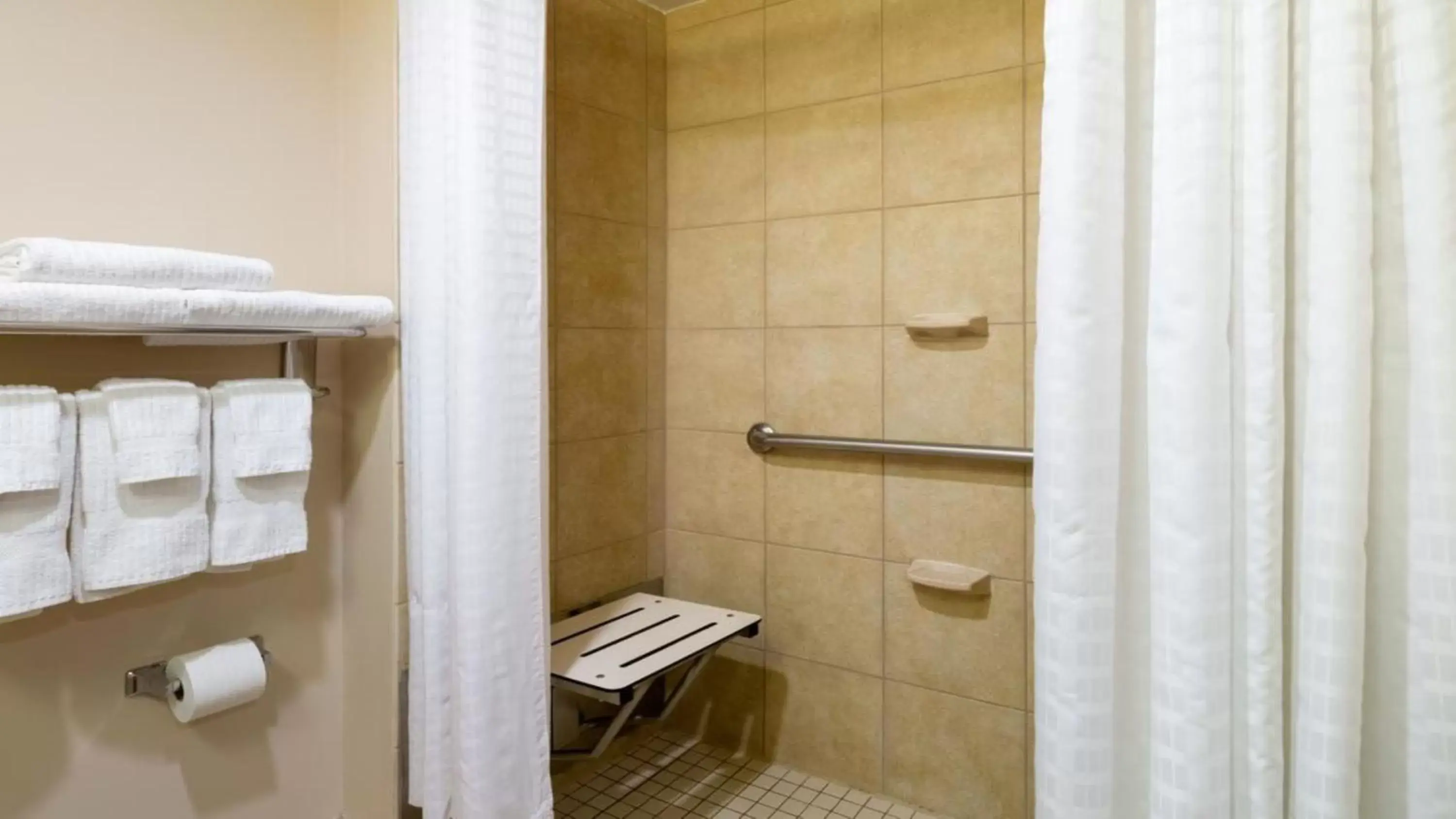 Photo of the whole room, Bathroom in Candlewood Suites New Iberia, an IHG Hotel