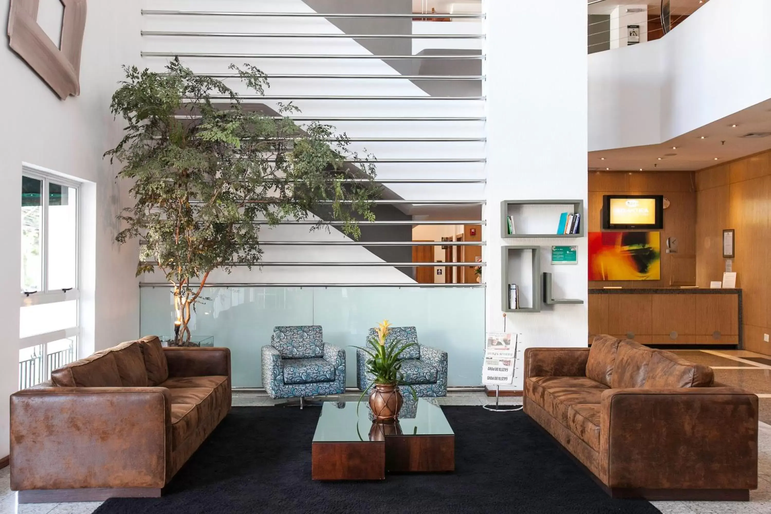 Communal lounge/ TV room, Lobby/Reception in Quality Hotel Curitiba