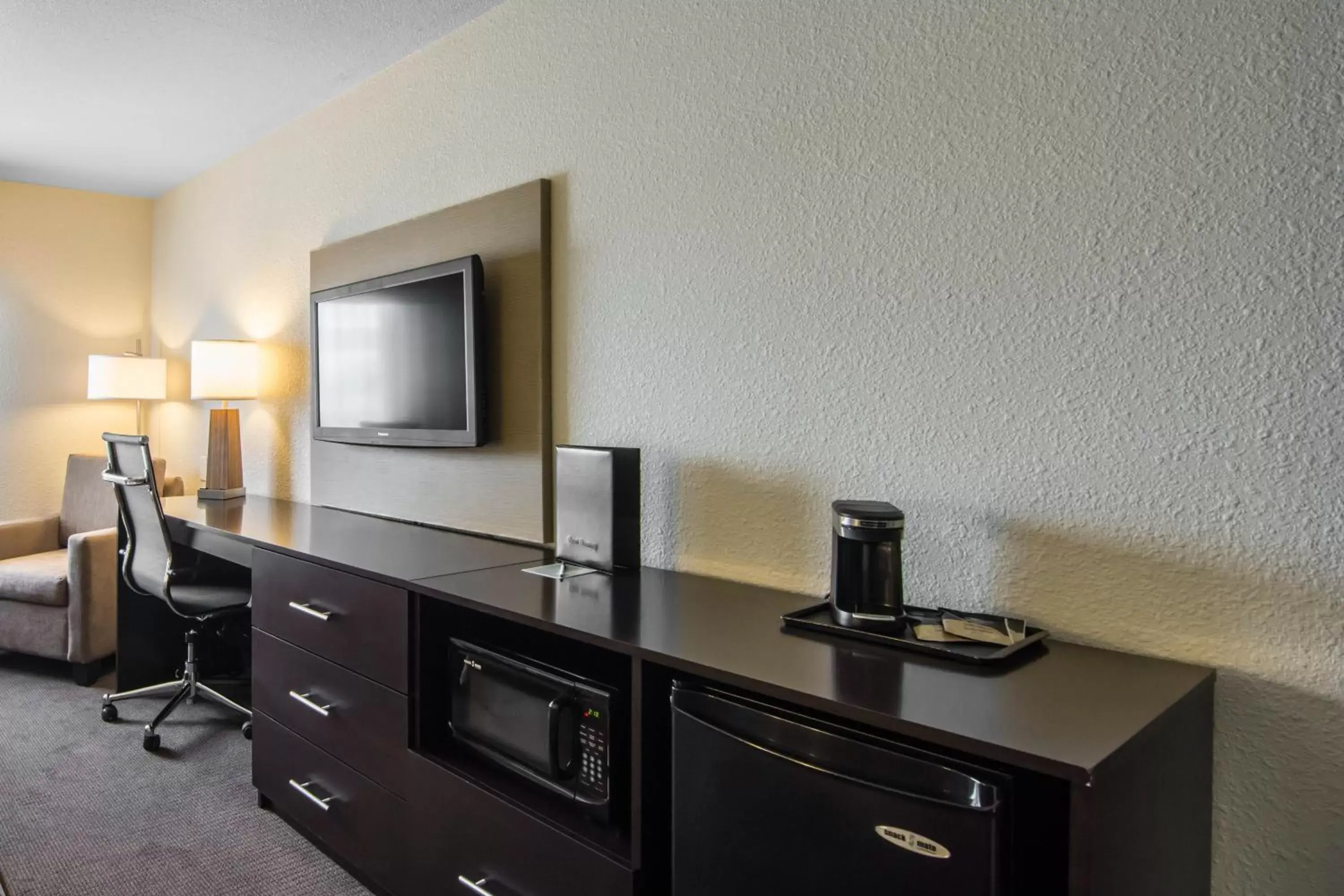 TV and multimedia, TV/Entertainment Center in Sleep Inn Regina East