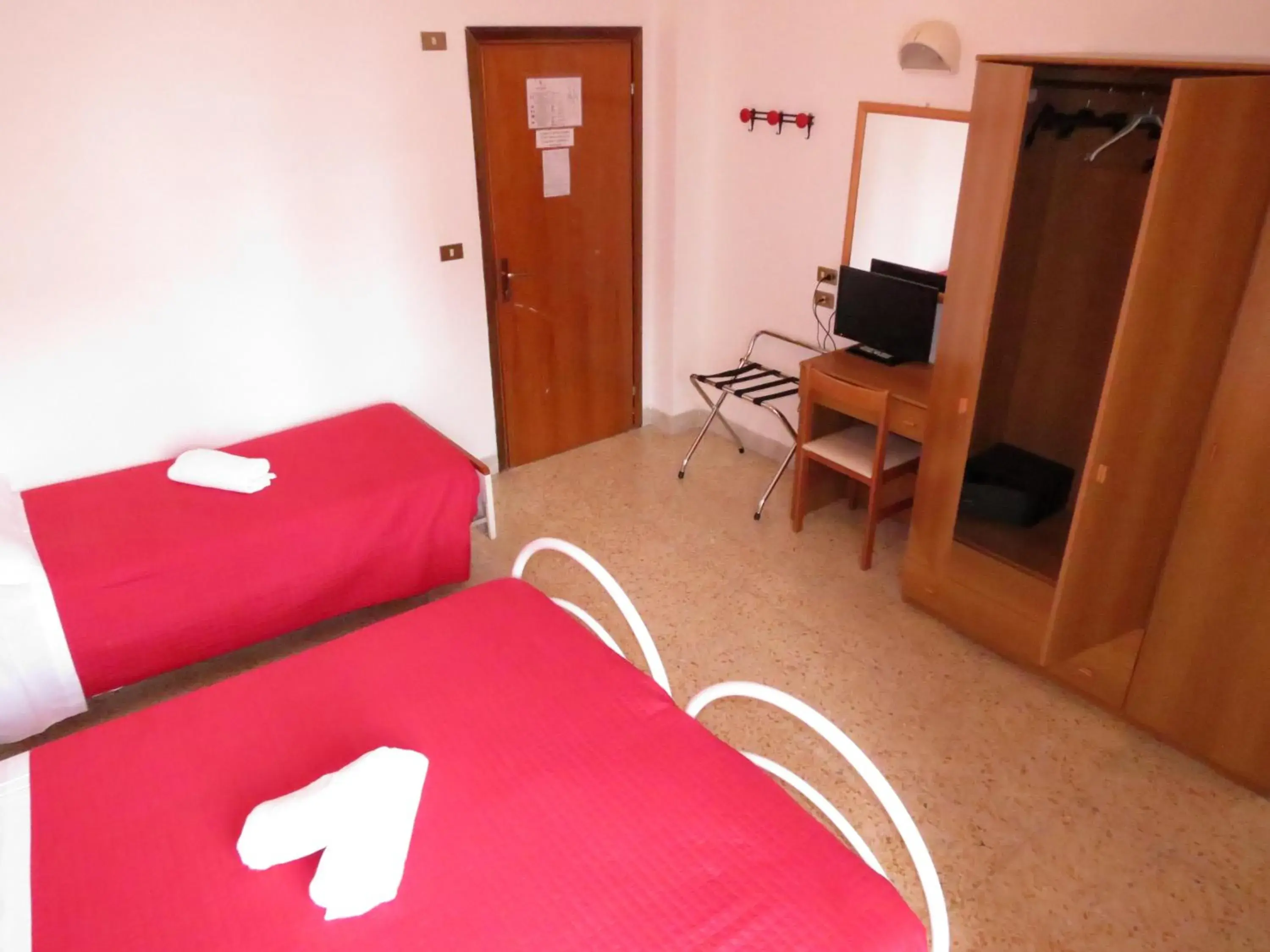 Triple Room with Sea View in Hotel Gemini Triple Room with Sea View in Hotel Gemini