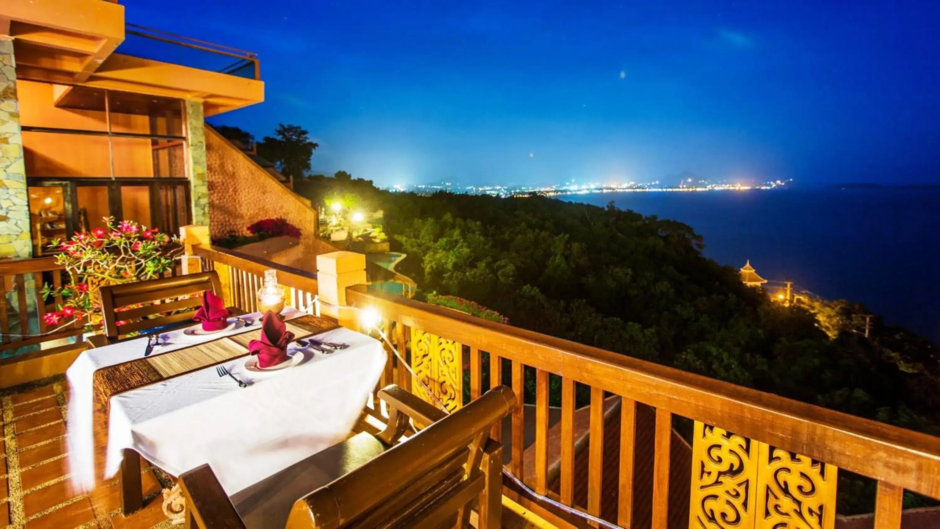 Restaurant/places to eat in Samui Bayview Resort & Spa