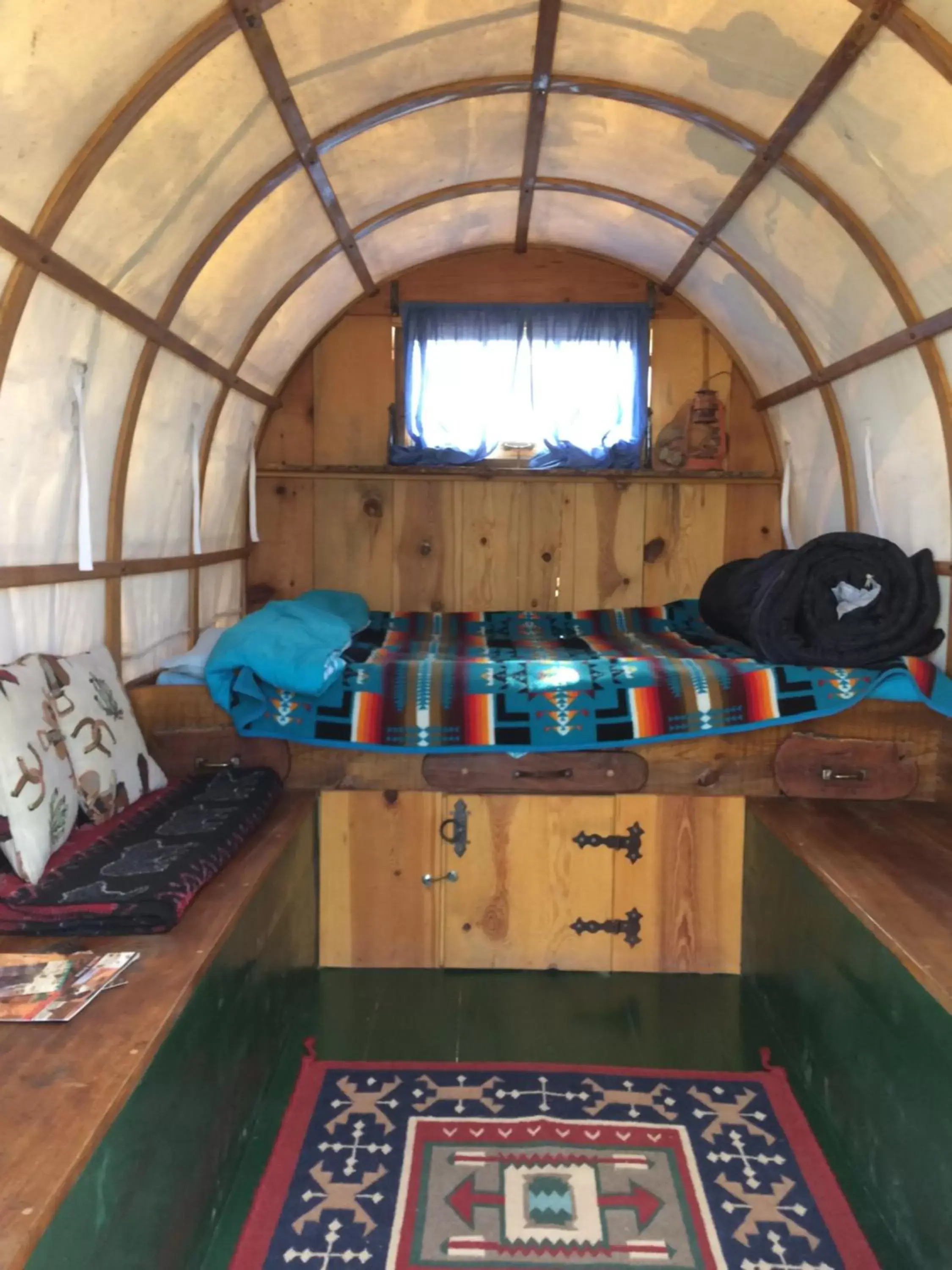 Bed, Kitchen/Kitchenette in Shash Dine' EcoRetreat