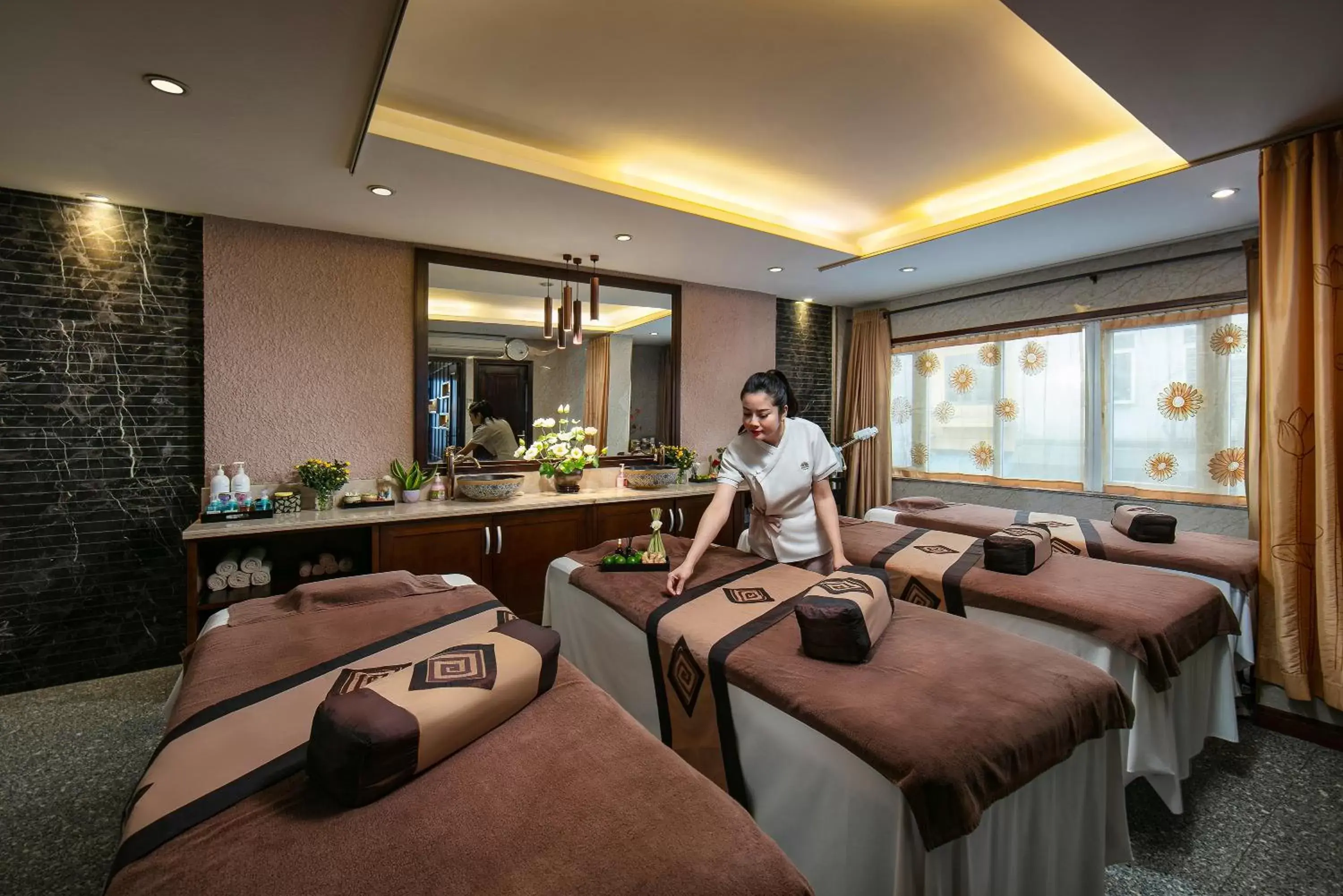 Massage in Hong Ngoc Cochinchine Boutique Hotel & Spa