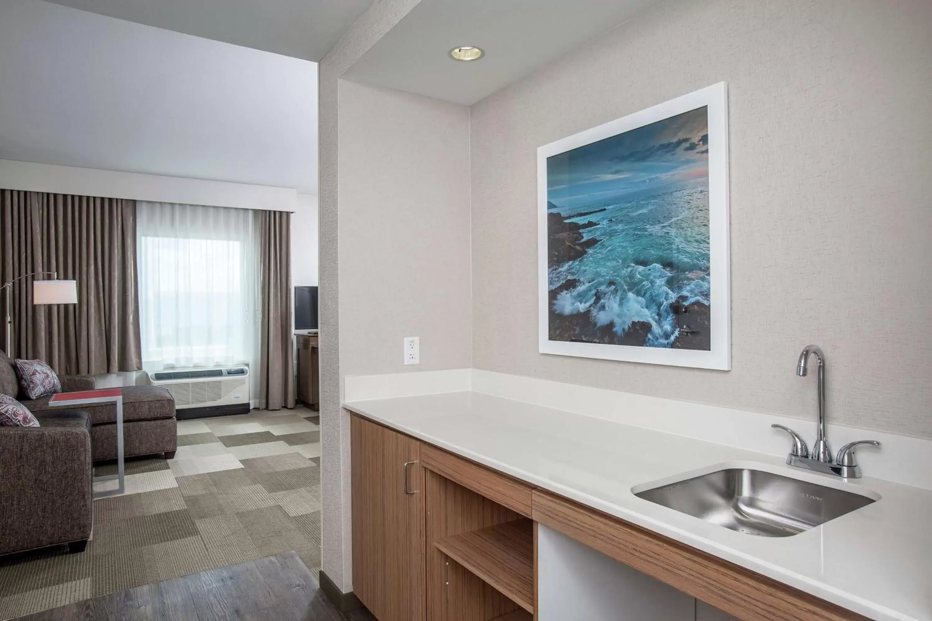 Photo of the whole room, Kitchen/Kitchenette in Hampton Inn & Suites Oahu/Kapolei, HI - FREE Breakfast