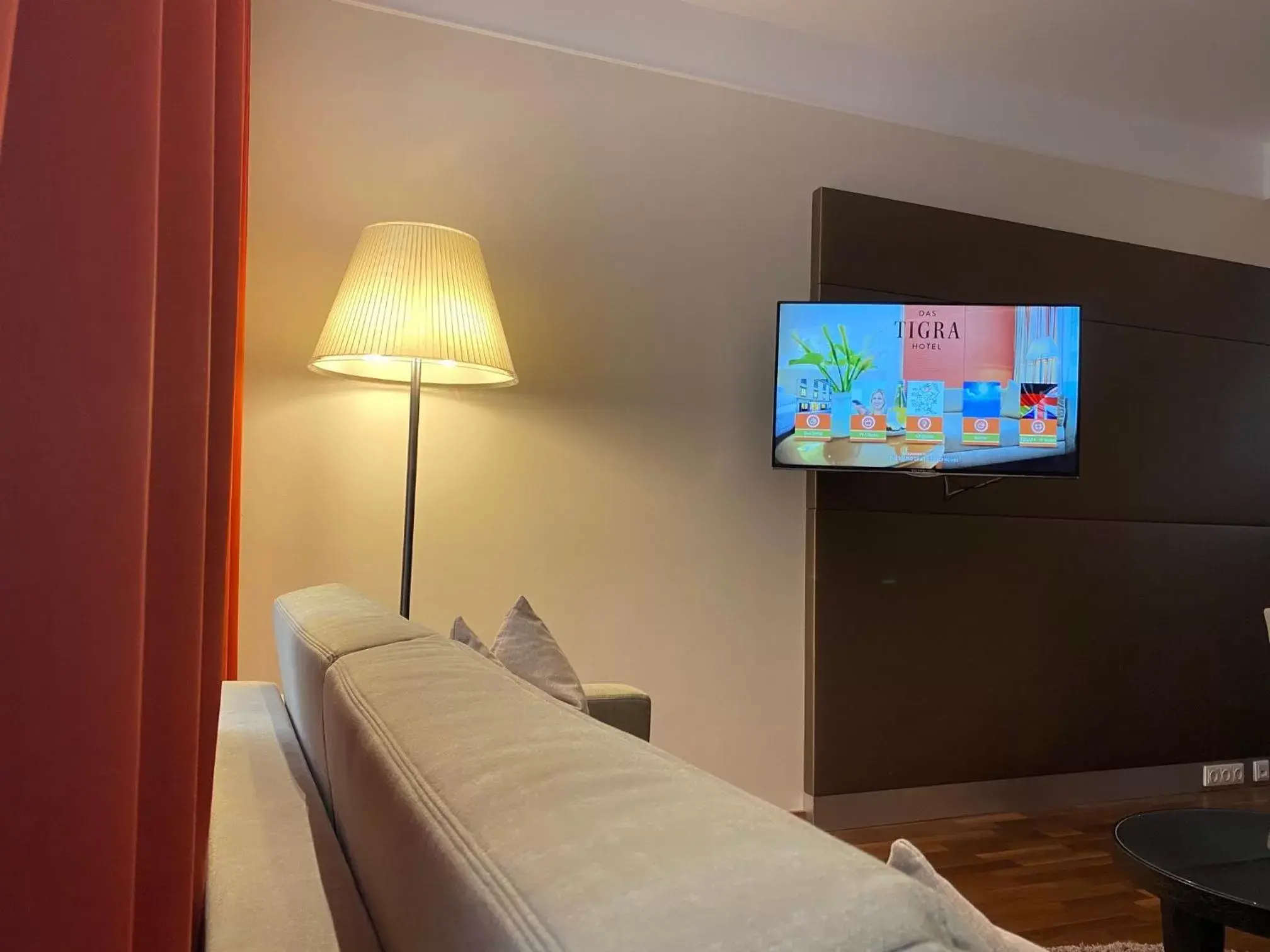 TV and multimedia, TV/Entertainment Center in Boutique Hotel Das Tigra