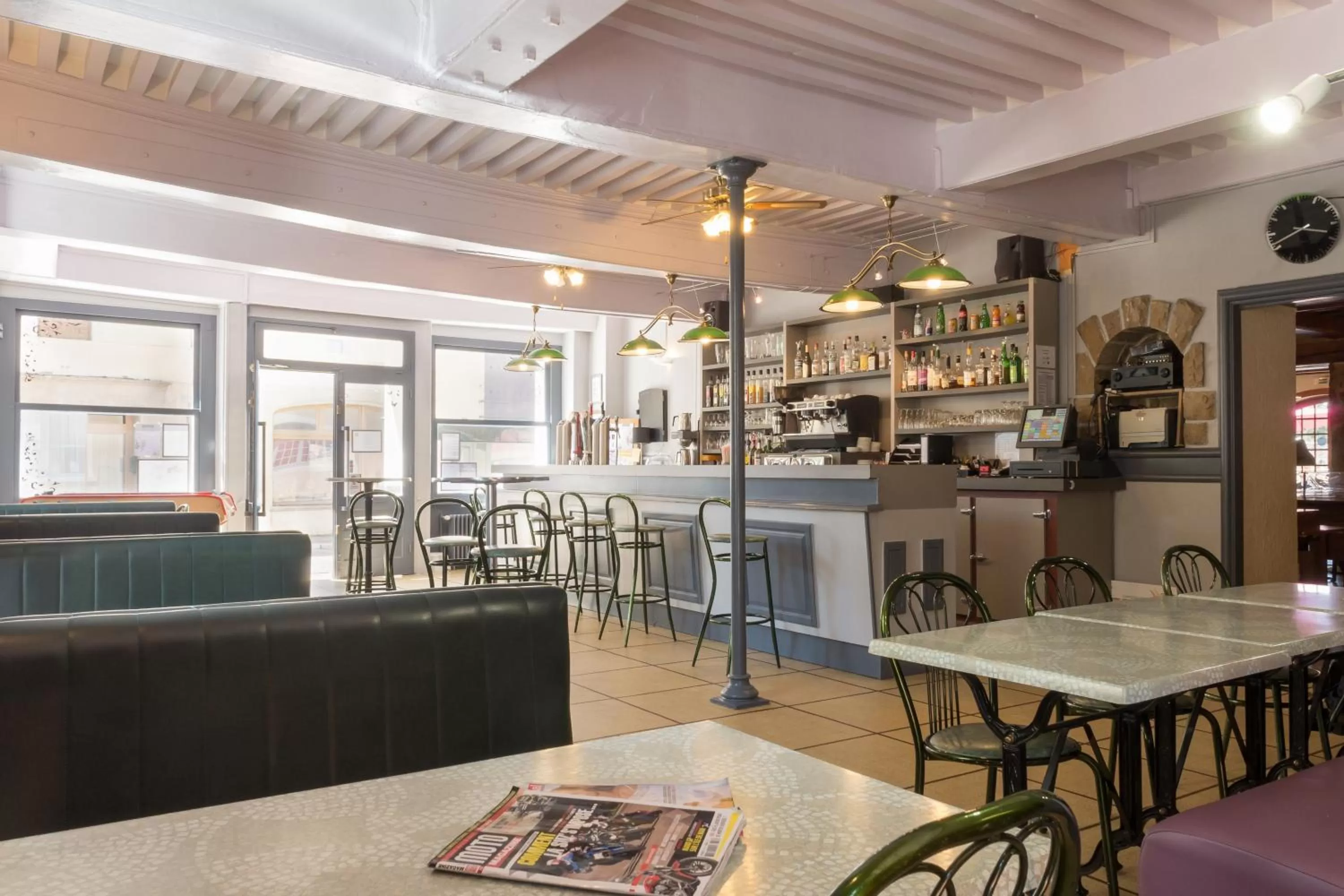 Lounge or bar in Hotel Le Bourgogne