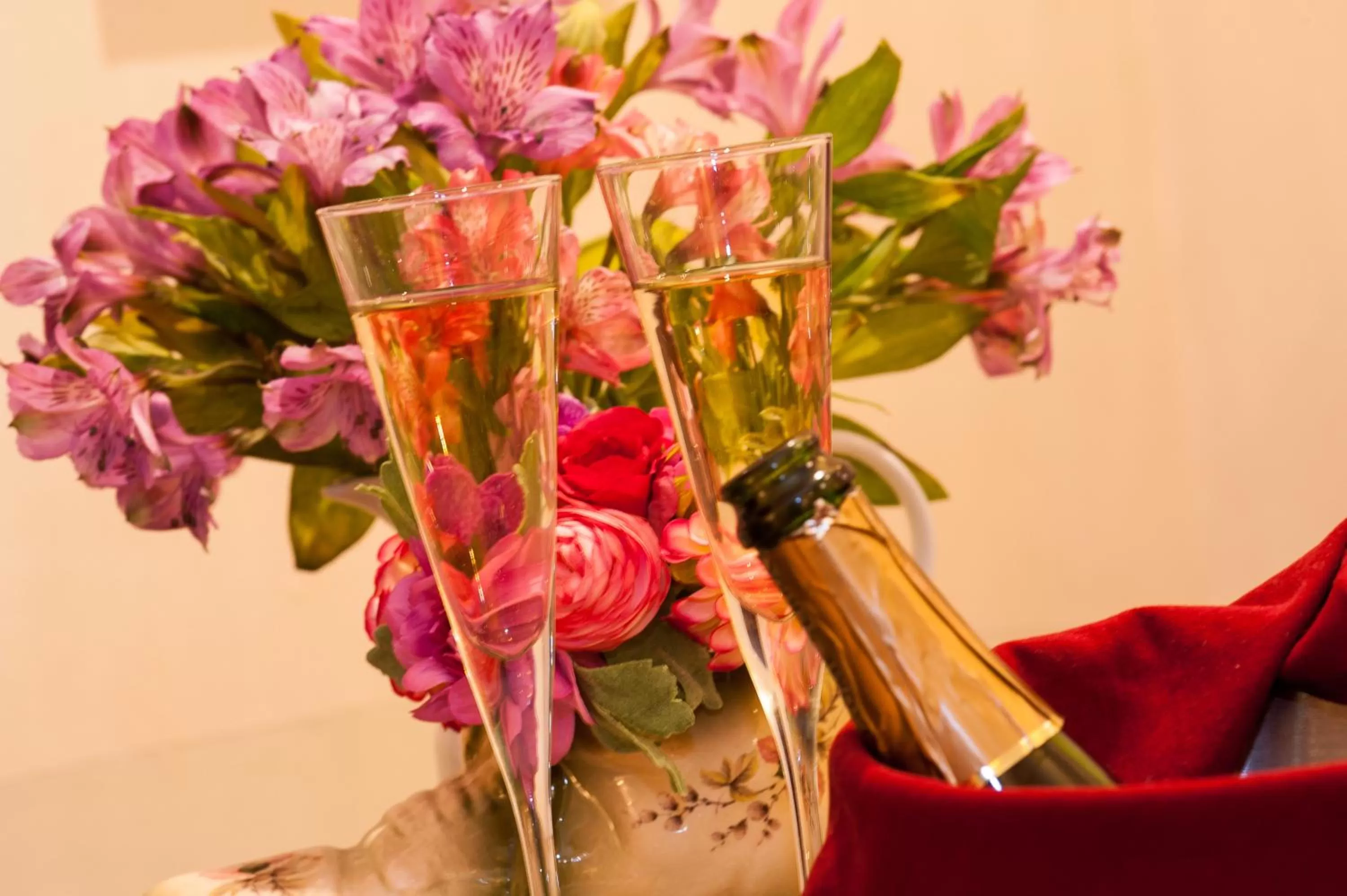 Drinks in Windermere Boutique Hotel Spa Suites & Hot Tubs