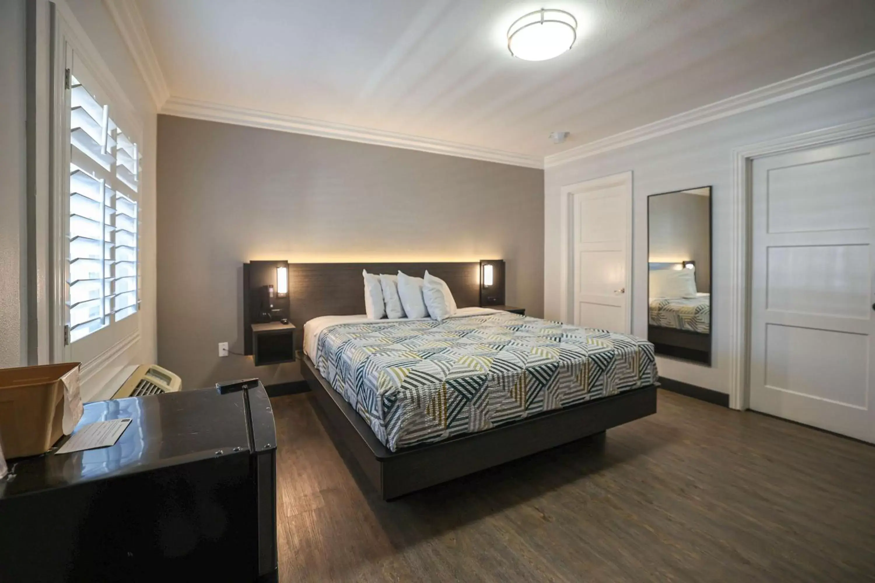 Bedroom, Bed in Motel 6 Tustin, CA - Orange County