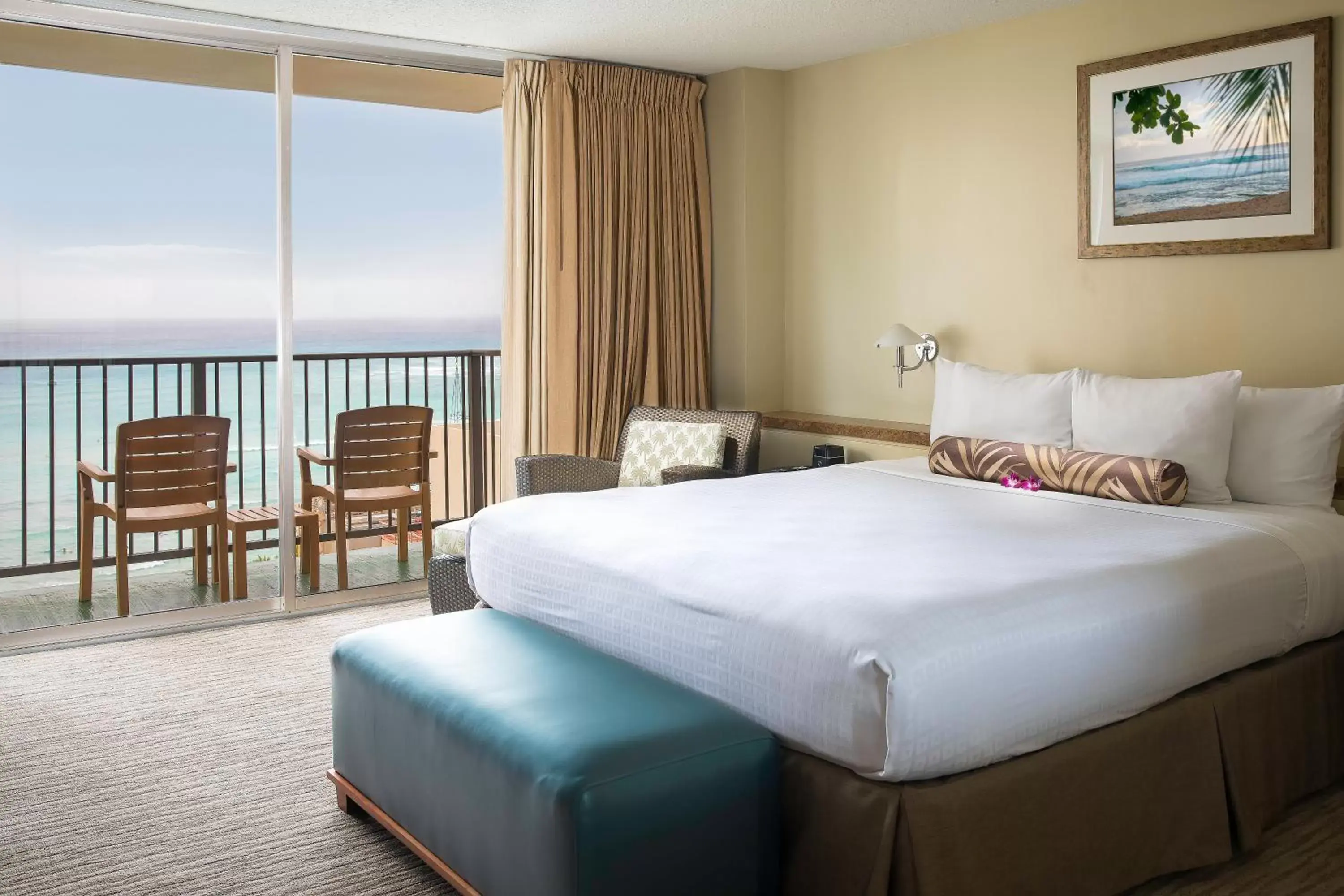 Bed in Waikiki Resort Hotel