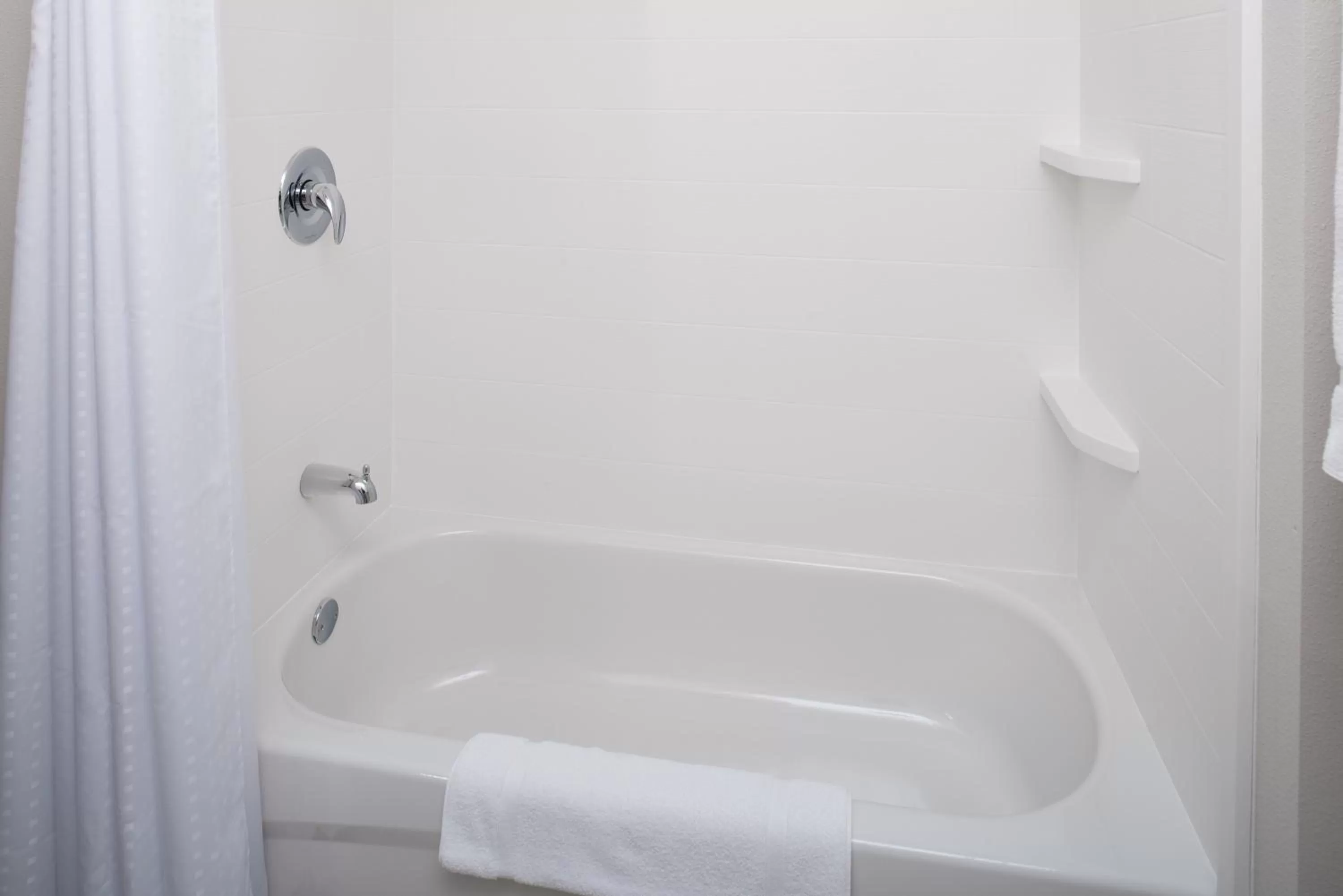 Bathroom in Holiday Inn Express & Suites Kingdom City by IHG