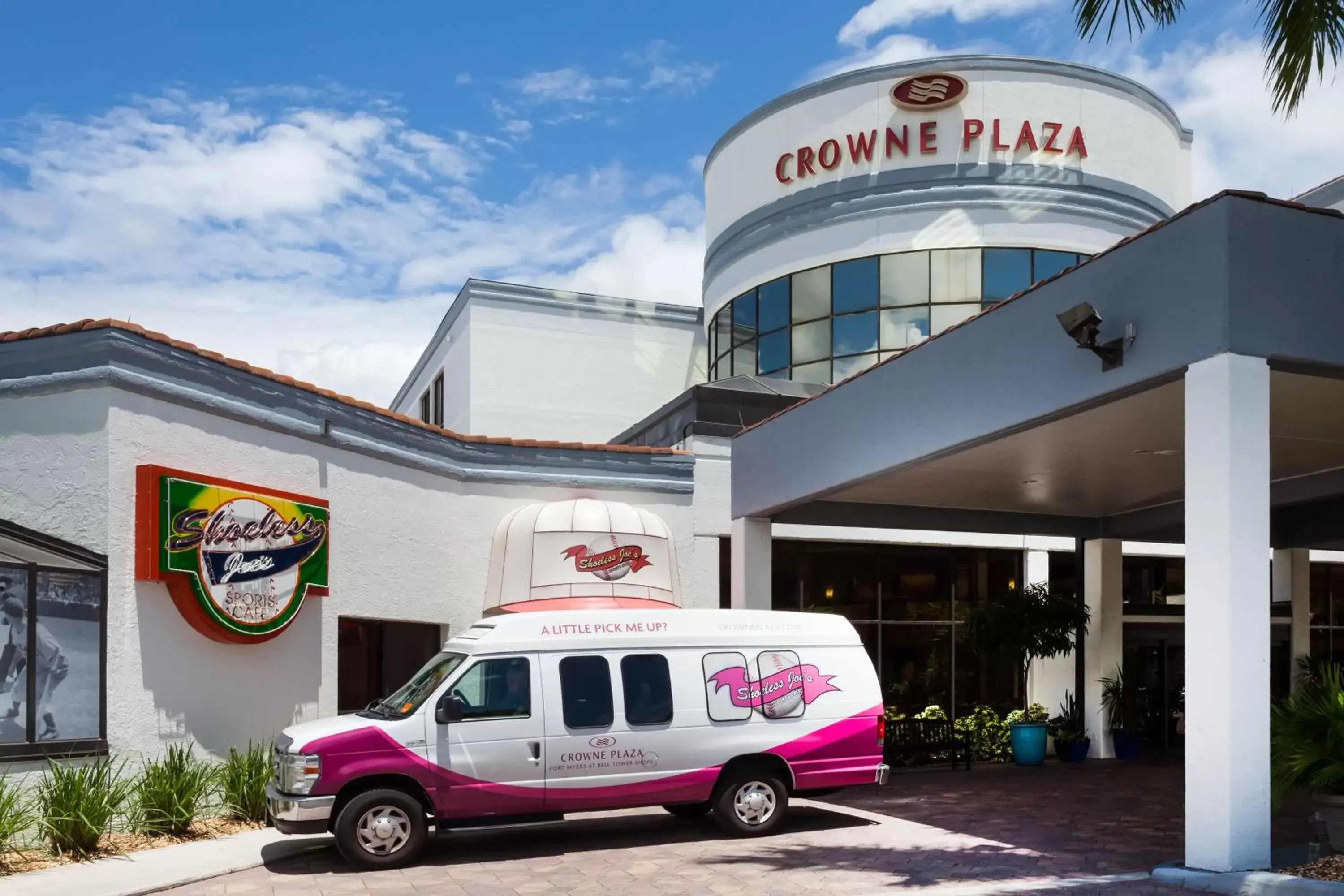 Lobby or reception, Property Building in Crowne Plaza Hotel Fort Myers at Bell Tower Shops, an IHG Hotel