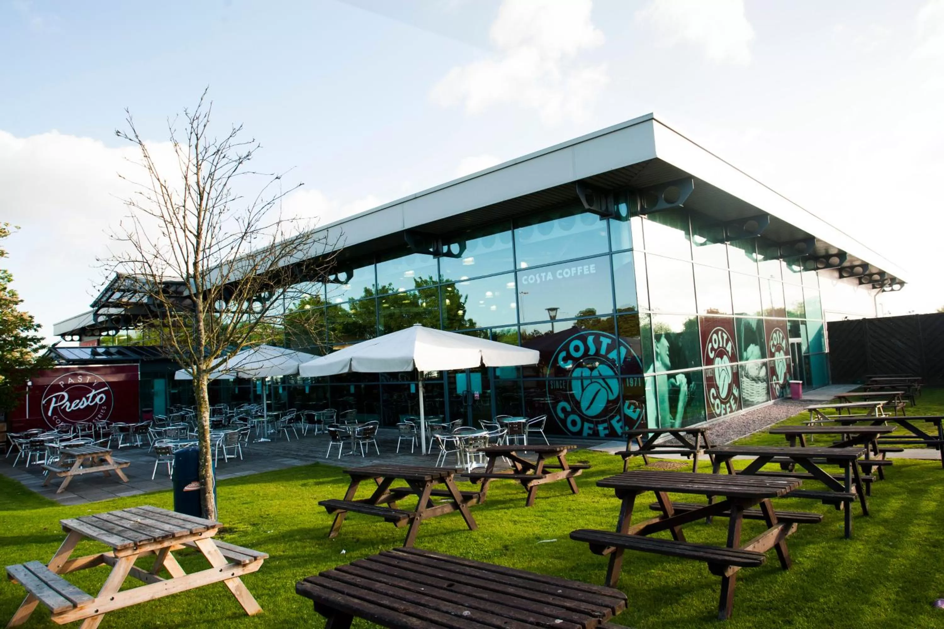 Restaurant/places to eat in Days Inn Tewkesbury