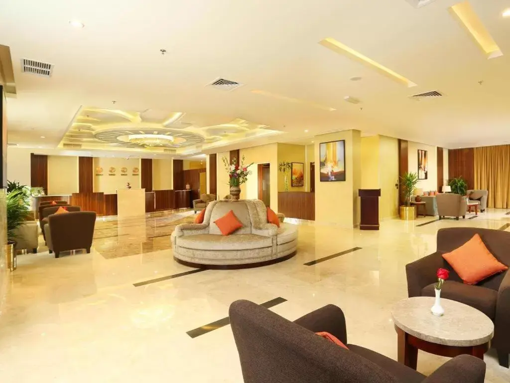 Lobby or reception in Best Western Plus Salmiya