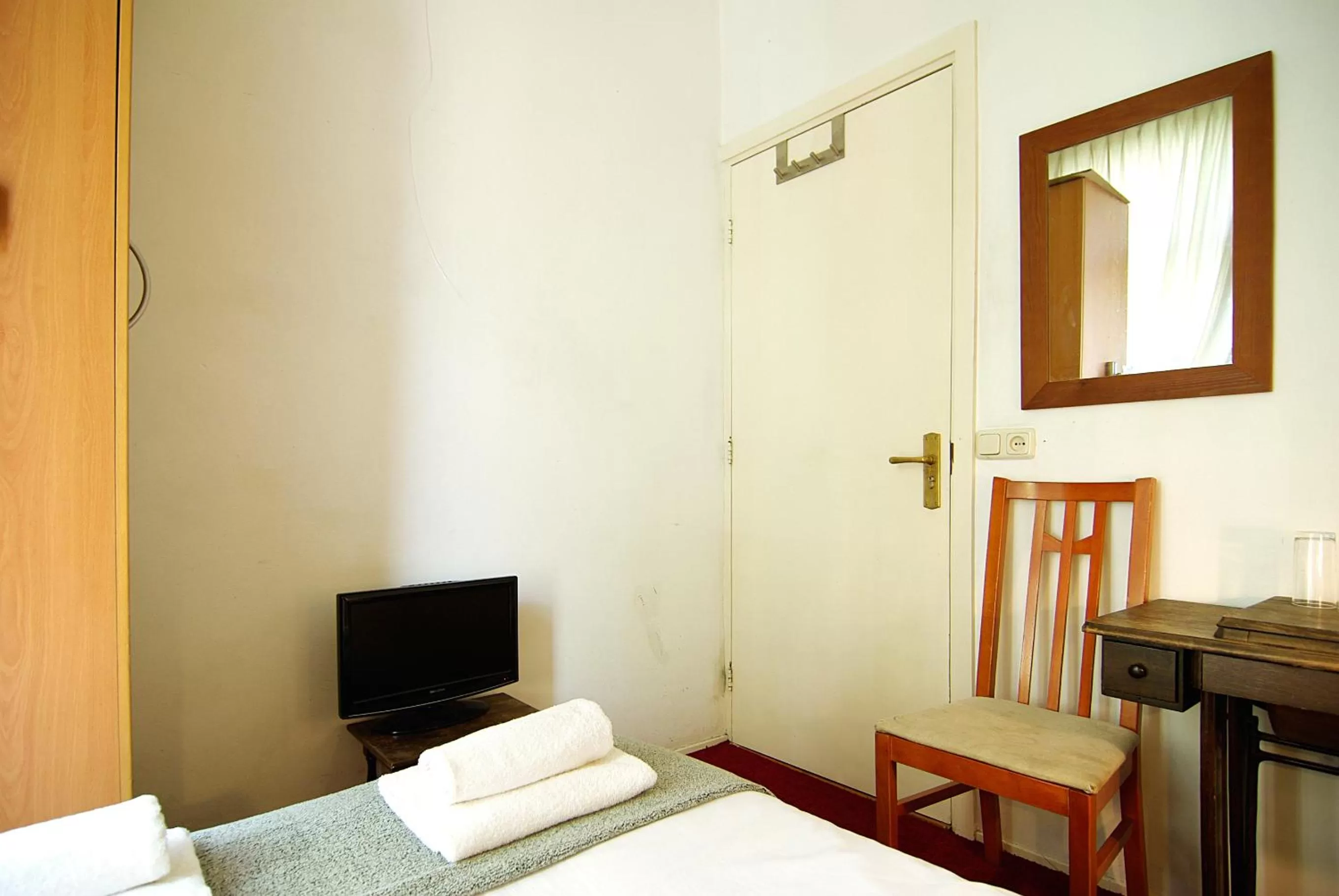 TV/Entertainment Center in Wooden Mill B&B