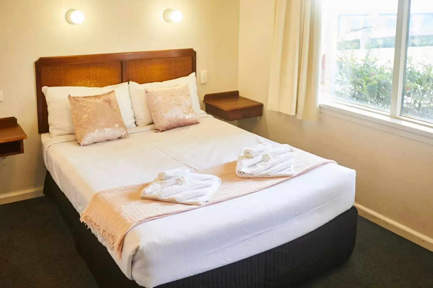 Deluxe Twin Room in Town and Country Motel Deluxe Twin Room in Town and Country Motel