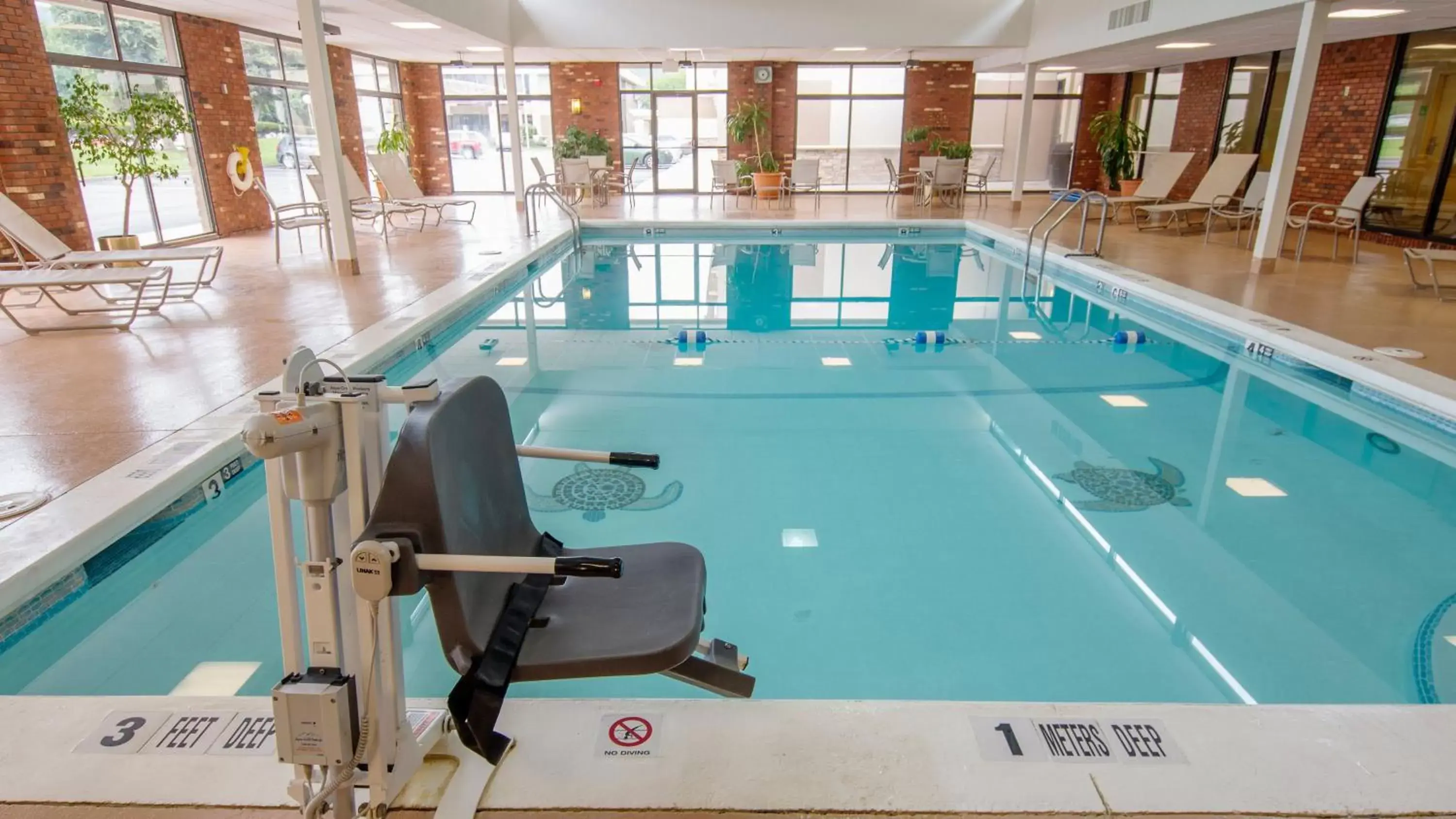 Swimming pool in Clarion Inn Elmira-Horseheads Swimming pool in Clarion Inn Elmira-Horseheads