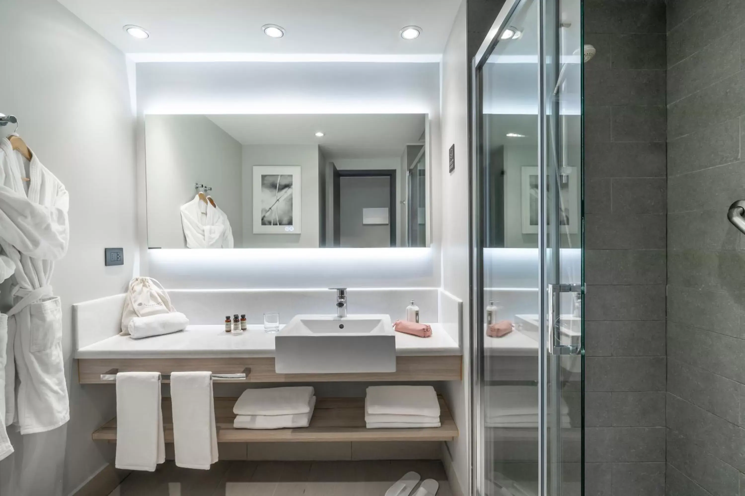 Bathroom in Pullman Santiago Vitacura Bathroom in Pullman Santiago Vitacura