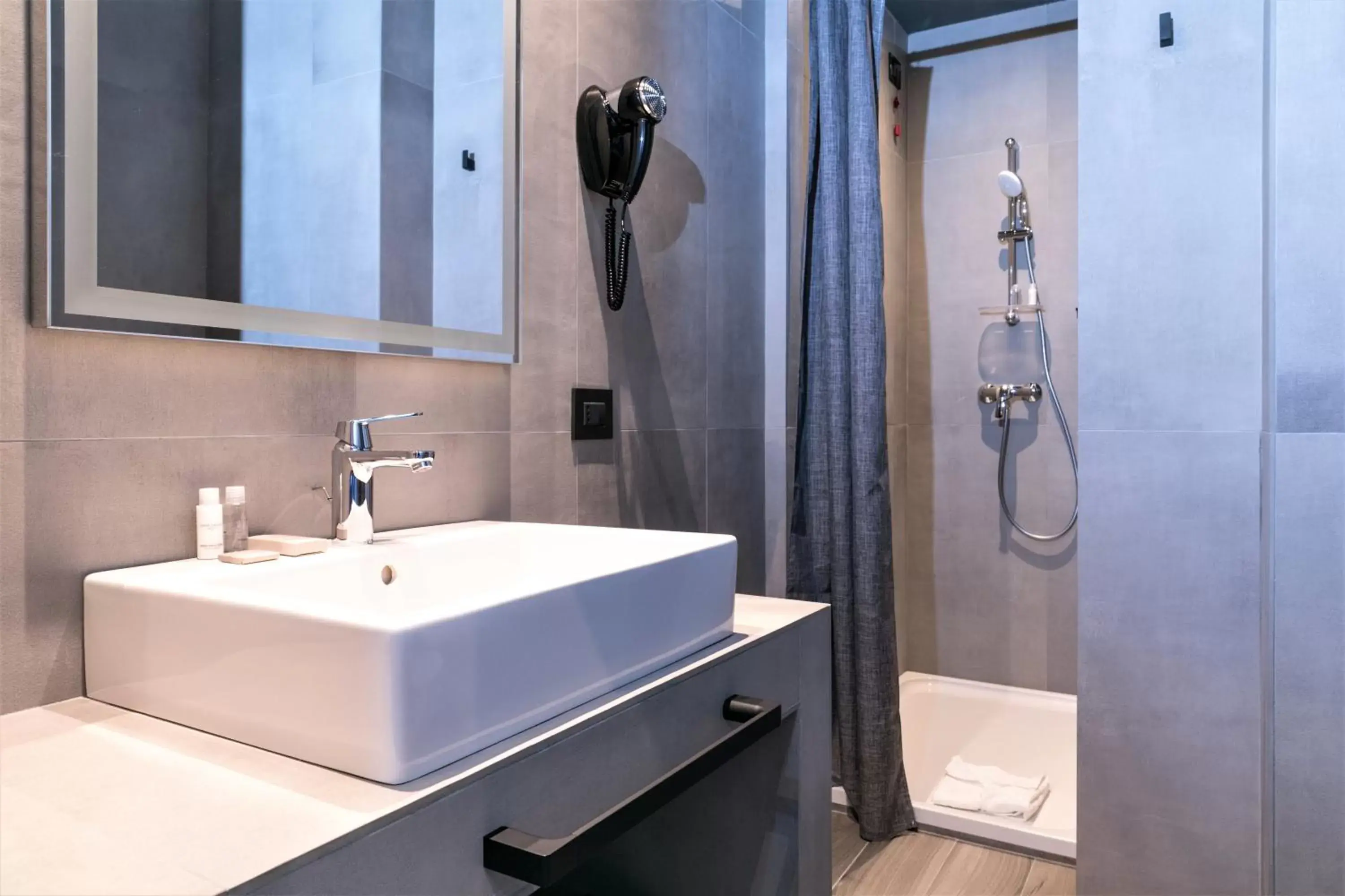 Bathroom in J24 Hotel Milano