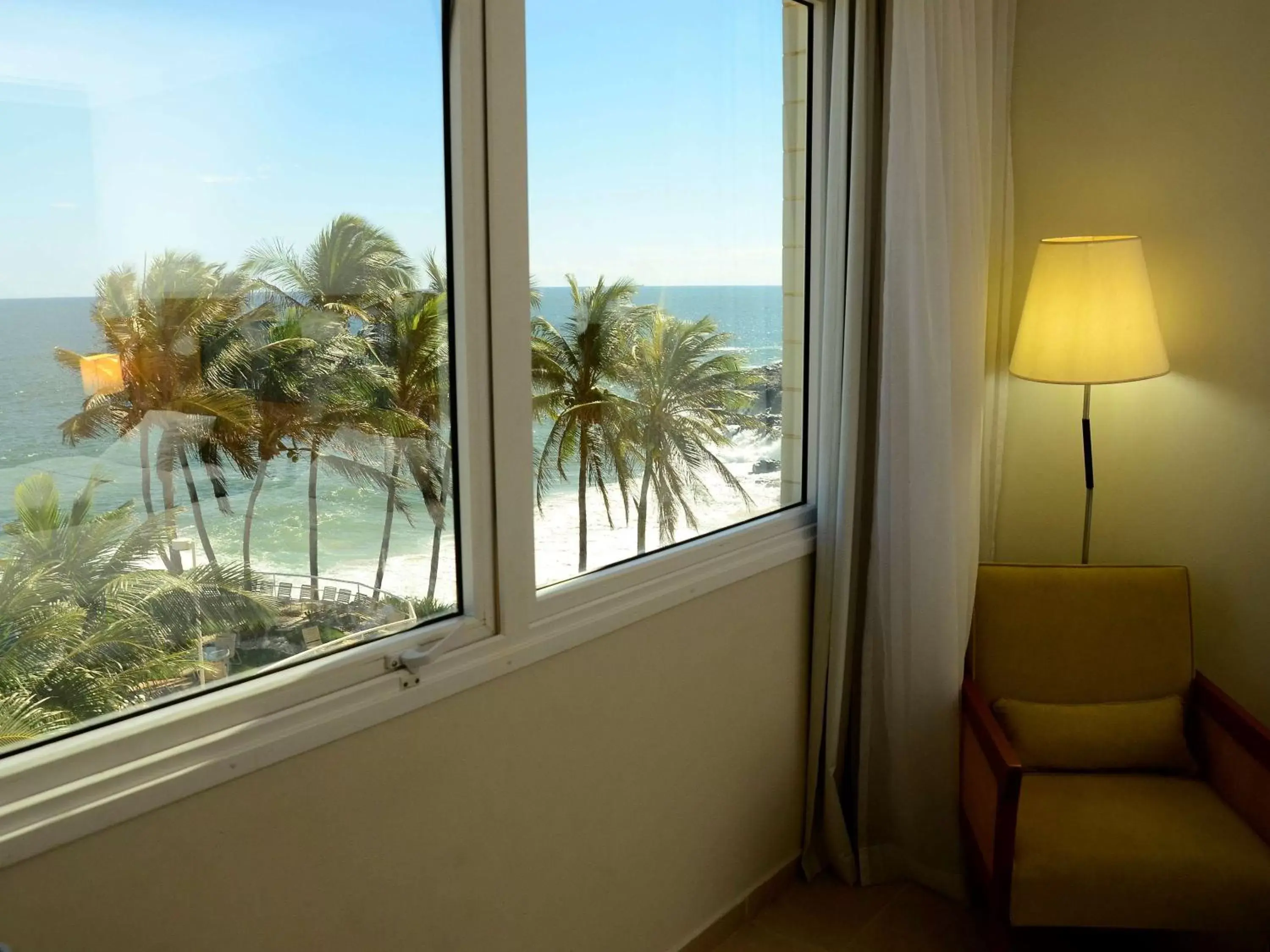 Photo of the whole room in Mercure Salvador Rio Vermelho