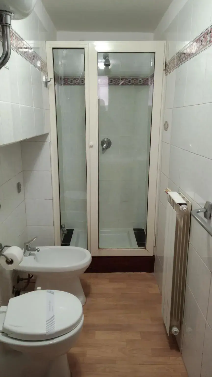 Bathroom in Hotel Eliseo Napoli