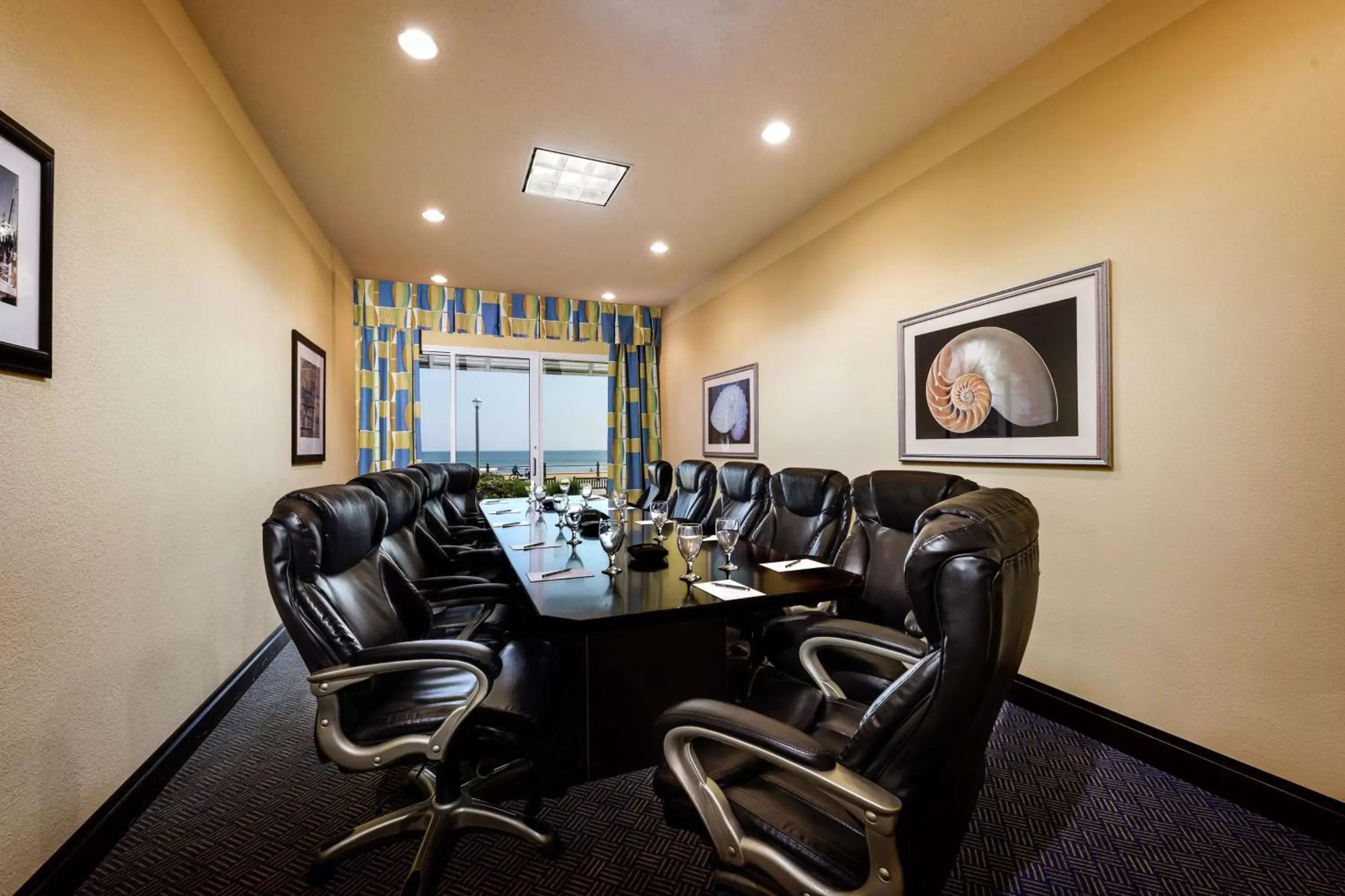 Meeting/conference room in Hampton Inn Virginia Beach Oceanfront North