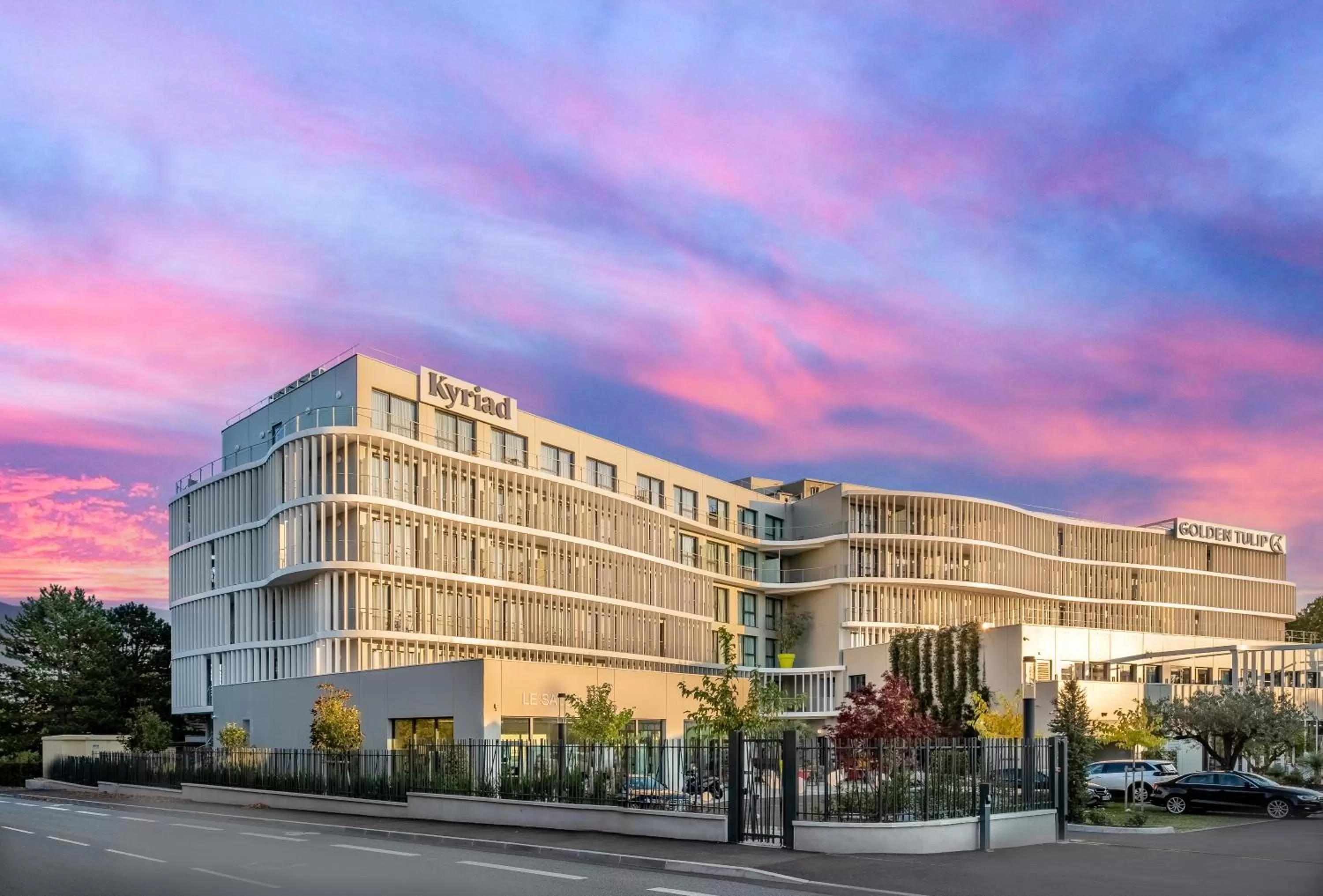 Property building in KYRIAD LYON OUEST Limonest