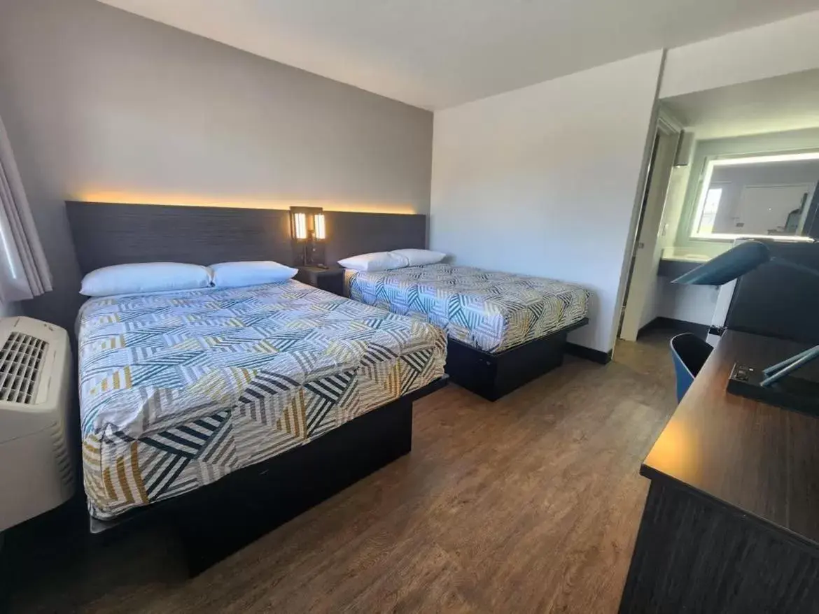 Bed in Motel 6-Venice, FL