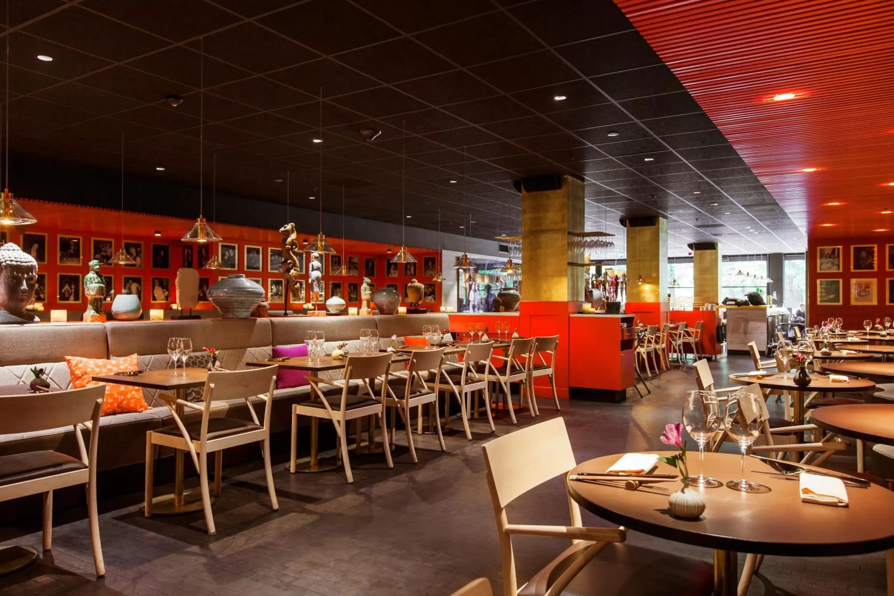 Lounge or bar, Restaurant/Places to Eat in Elite Eden Park Hotel