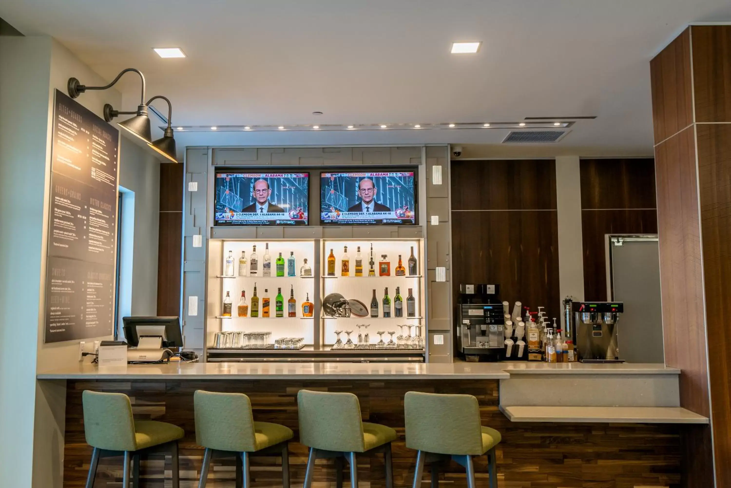 Restaurant/places to eat, Lounge/Bar in Courtyard by Marriott Fargo