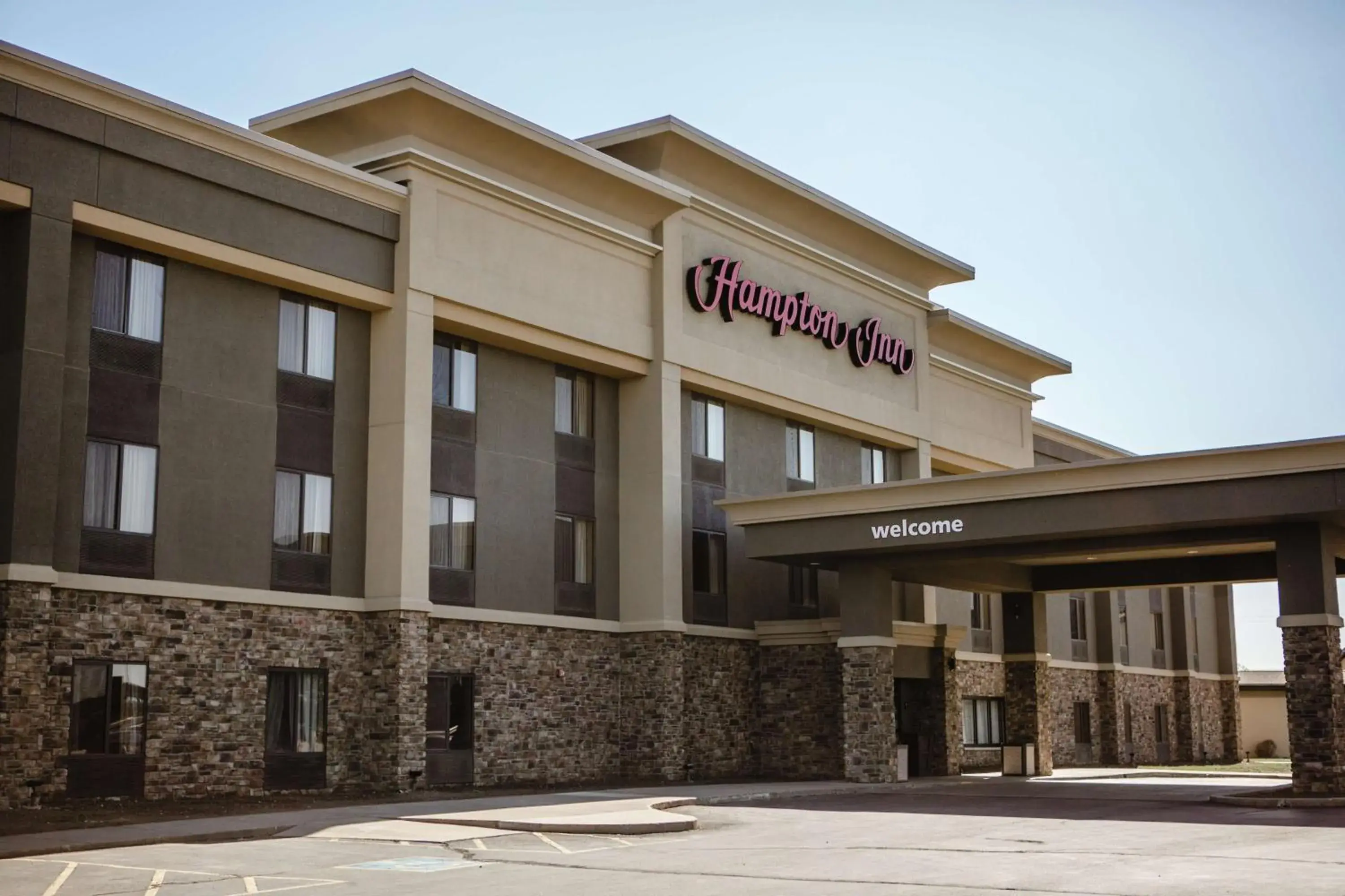 Property Building in Hampton Inn Mitchell