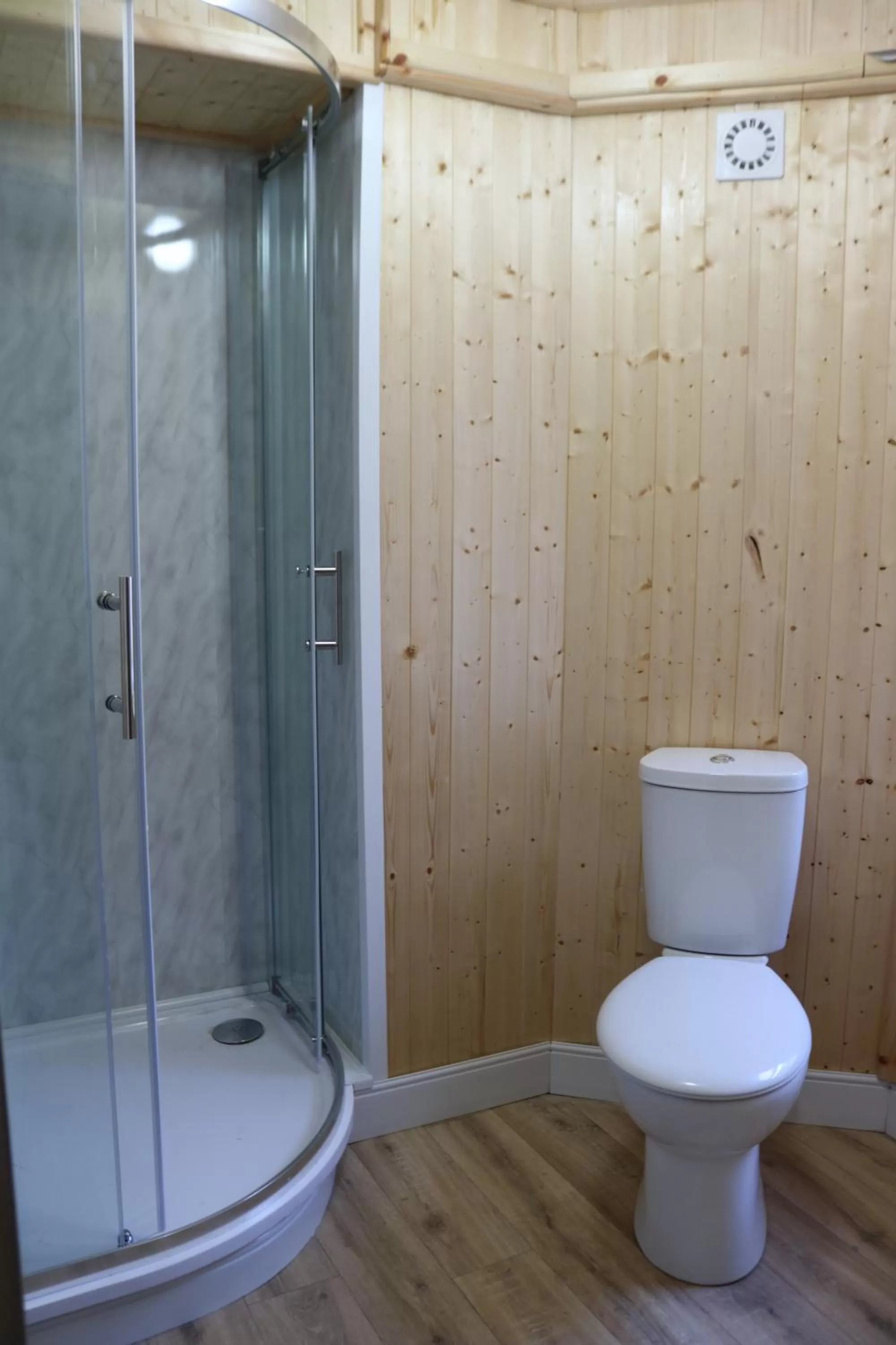 Bathroom in Lennard House